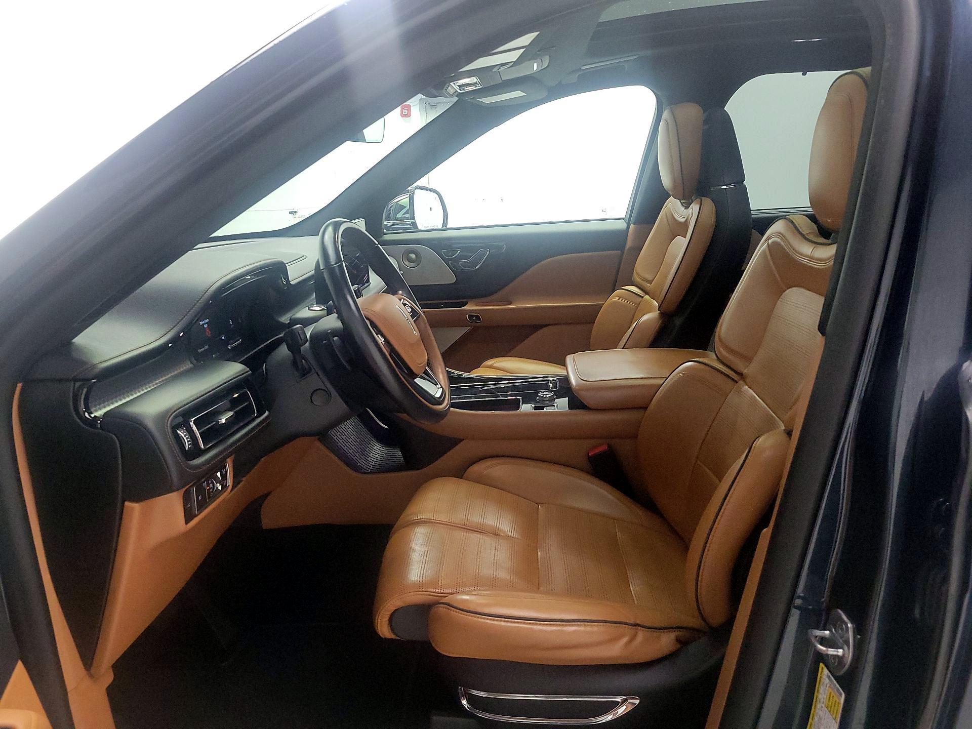 Thumbnail: 2020 Lincoln Aviator - 11
