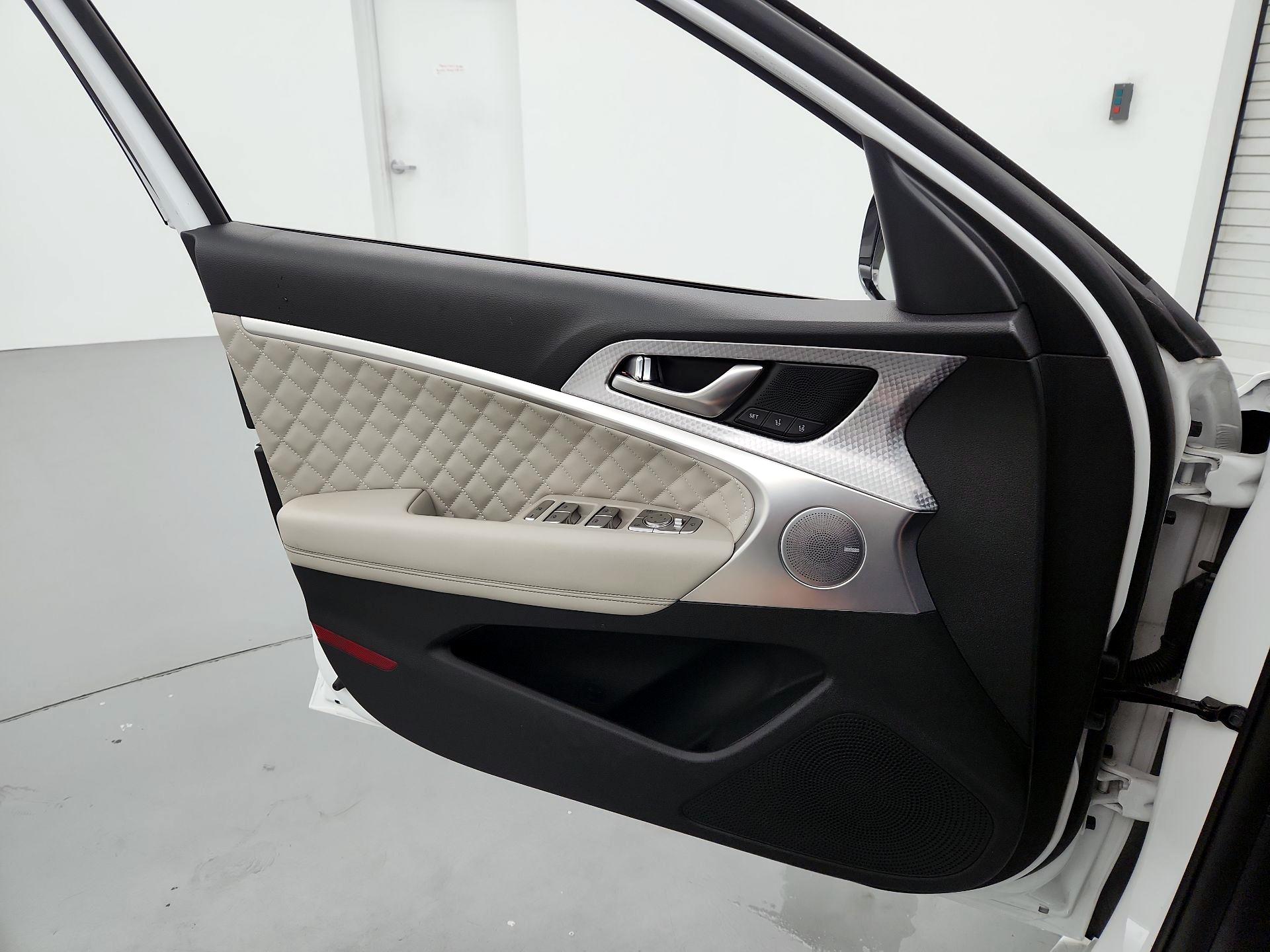 Thumbnail: 2022 Genesis G70 - 12
