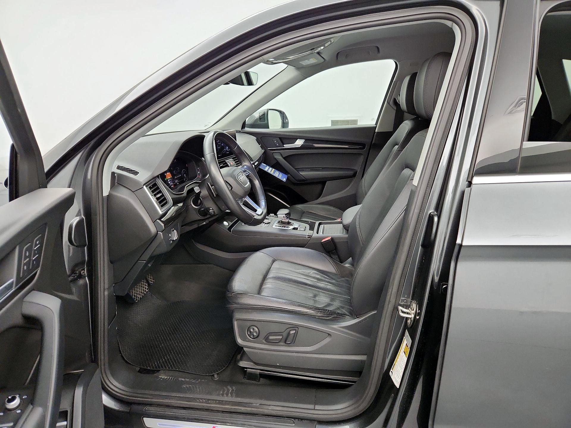 Thumbnail: 2020 Audi Q5 - 11