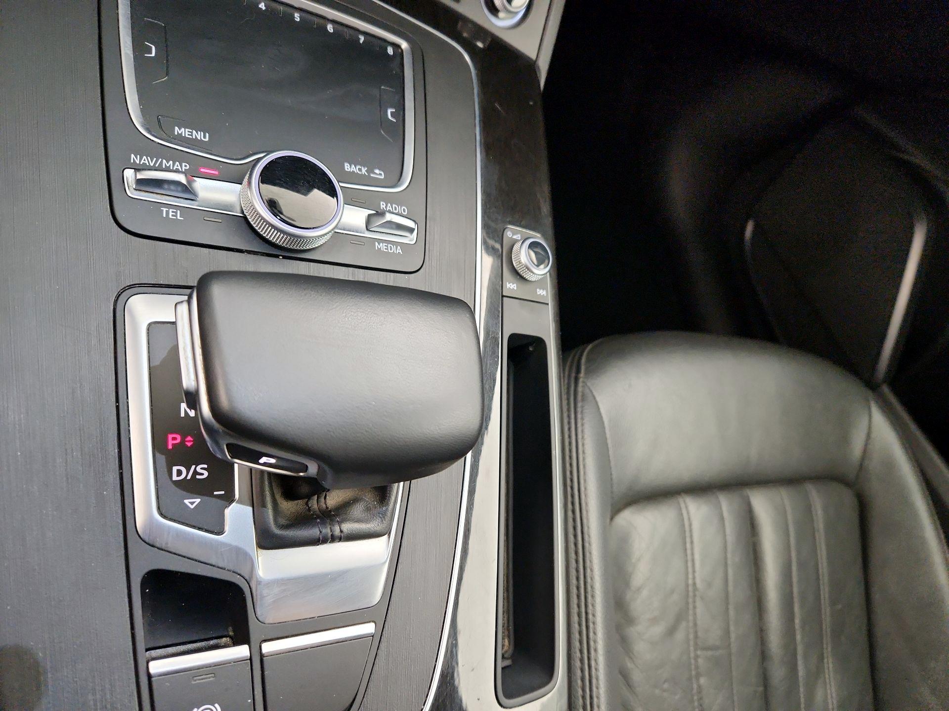 Thumbnail: 2020 Audi Q5 - 18