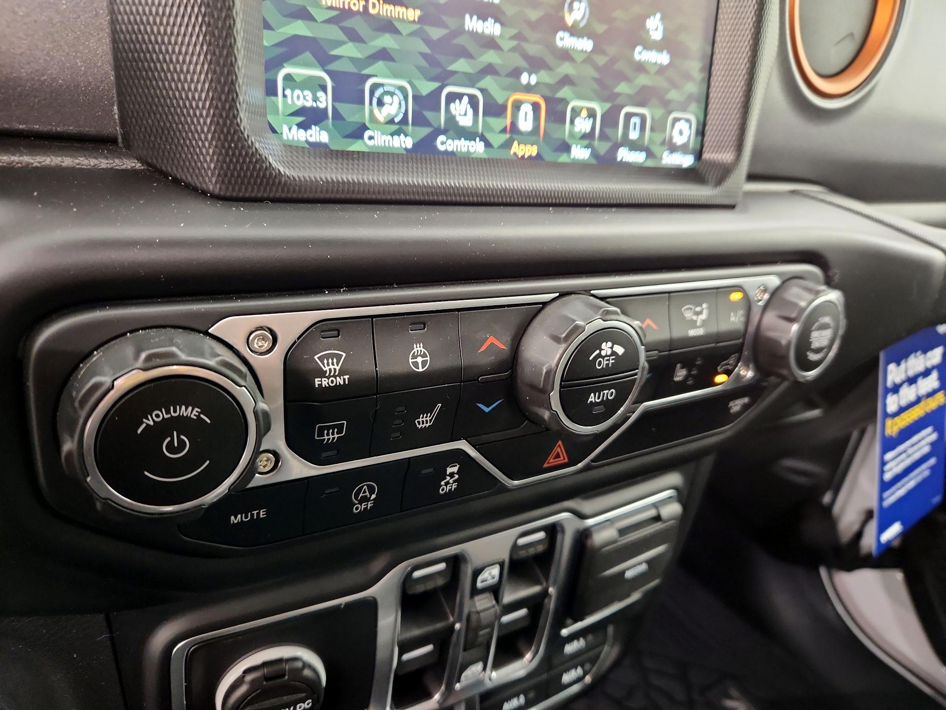 Thumbnail: 2023 Jeep Gladiator - 17