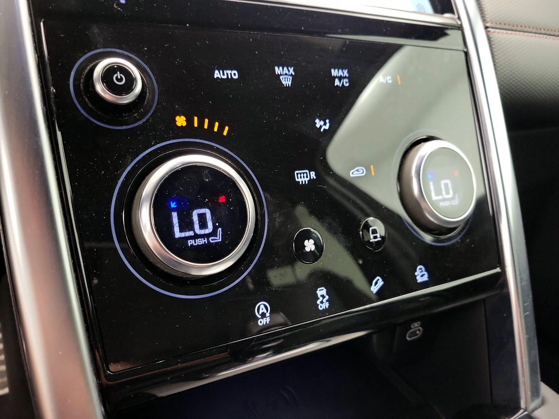 Thumbnail: 2021 Land Rover Discovery Sport - 17