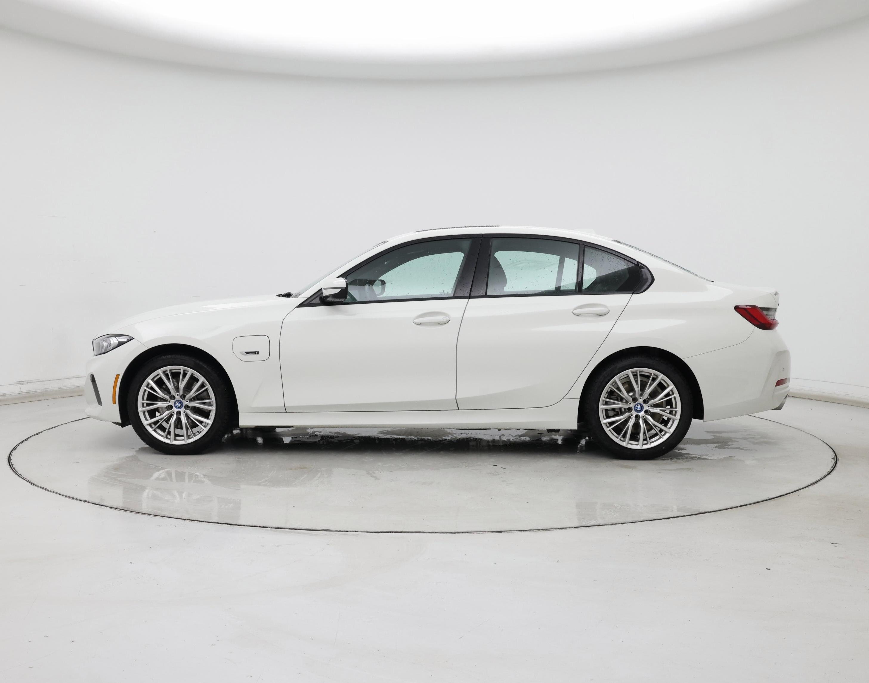 Thumbnail: 2023 BMW 3 Series - 3