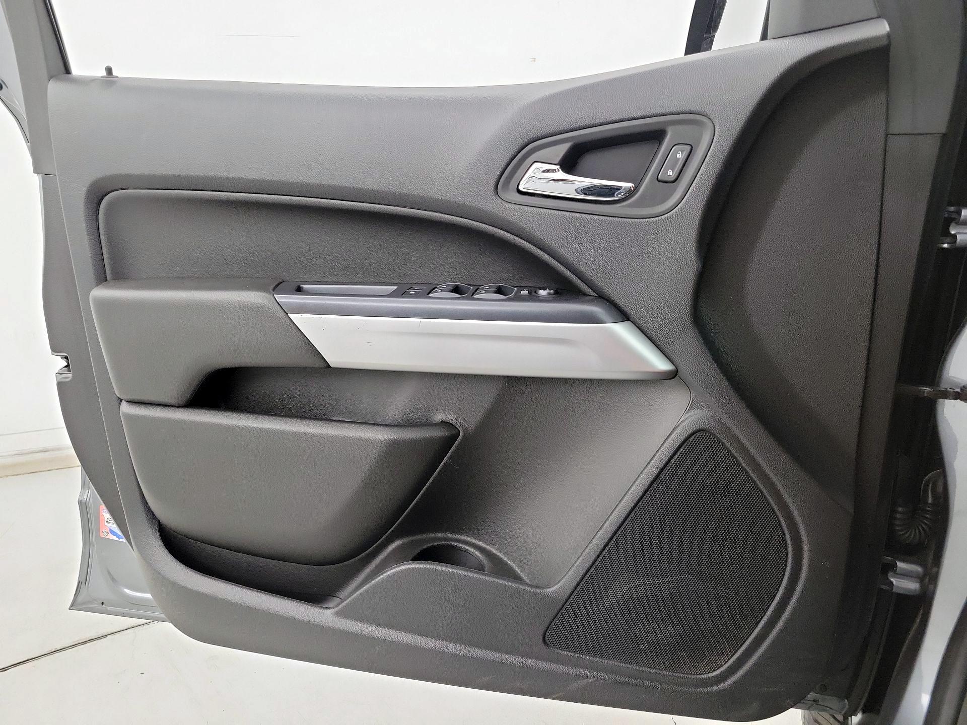Thumbnail: 2021 Chevrolet Colorado - 12