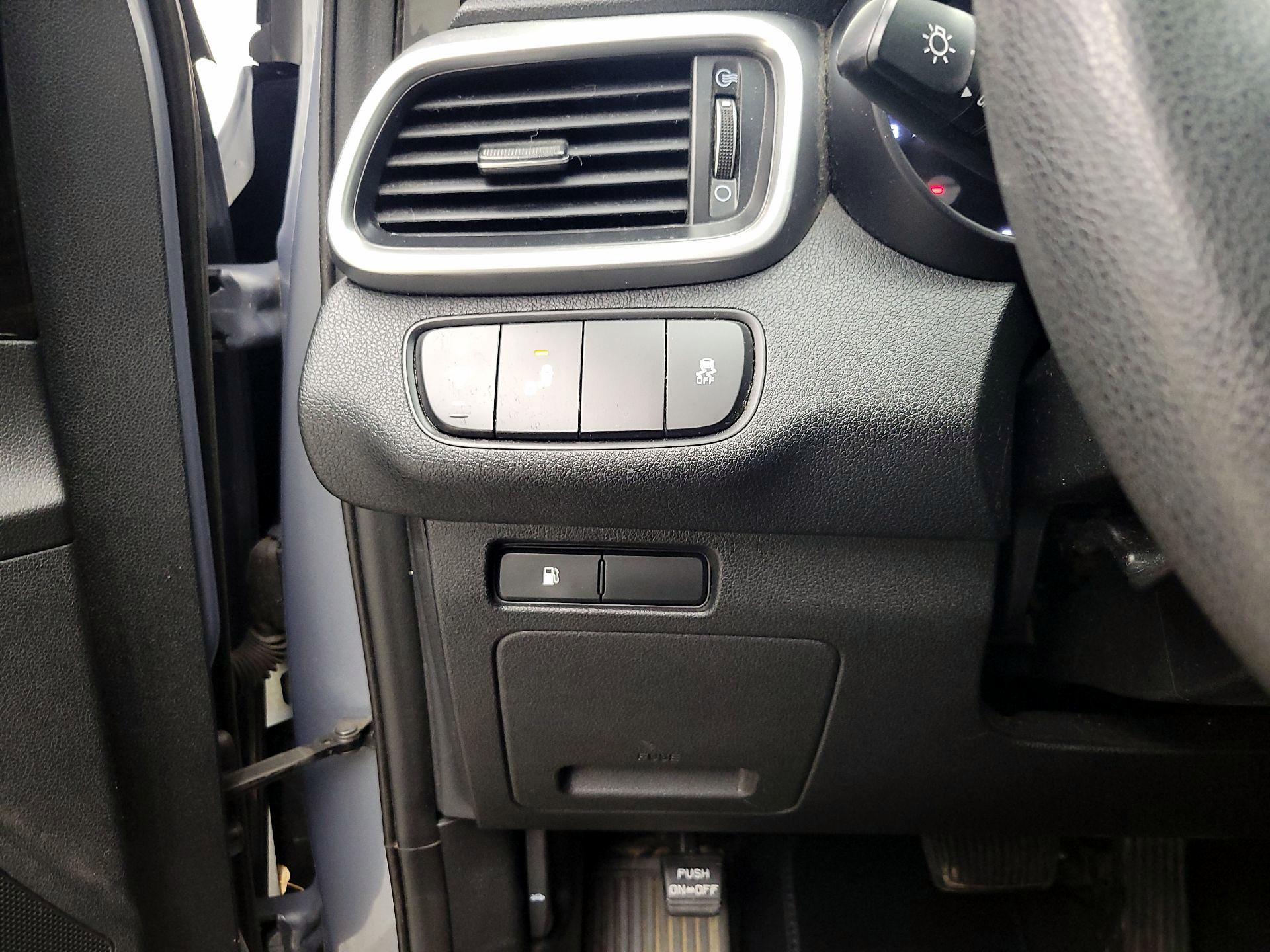 Thumbnail: 2020 Kia Sorento - 13