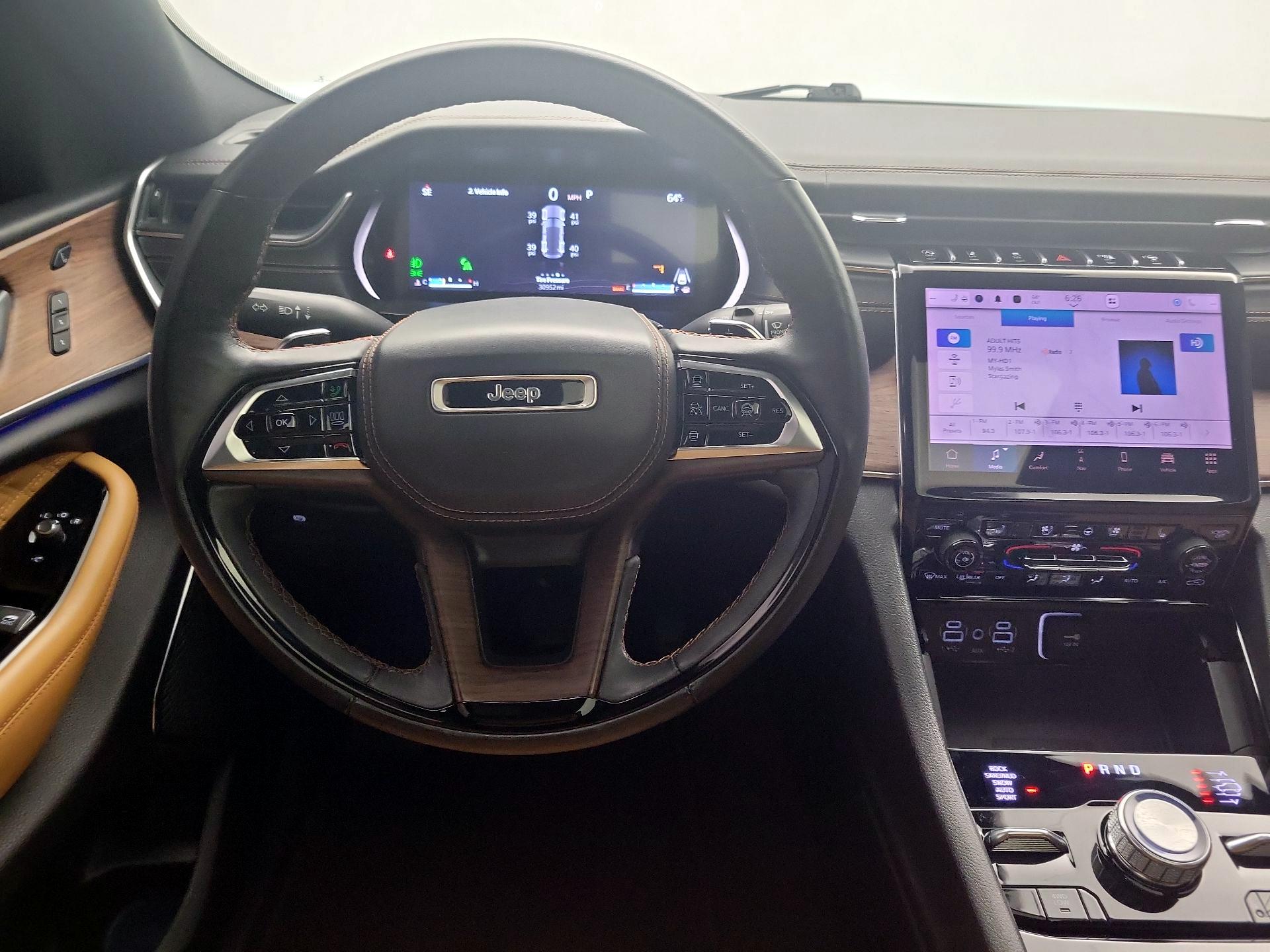Thumbnail: 2023 Jeep Grand Cherokee - 10