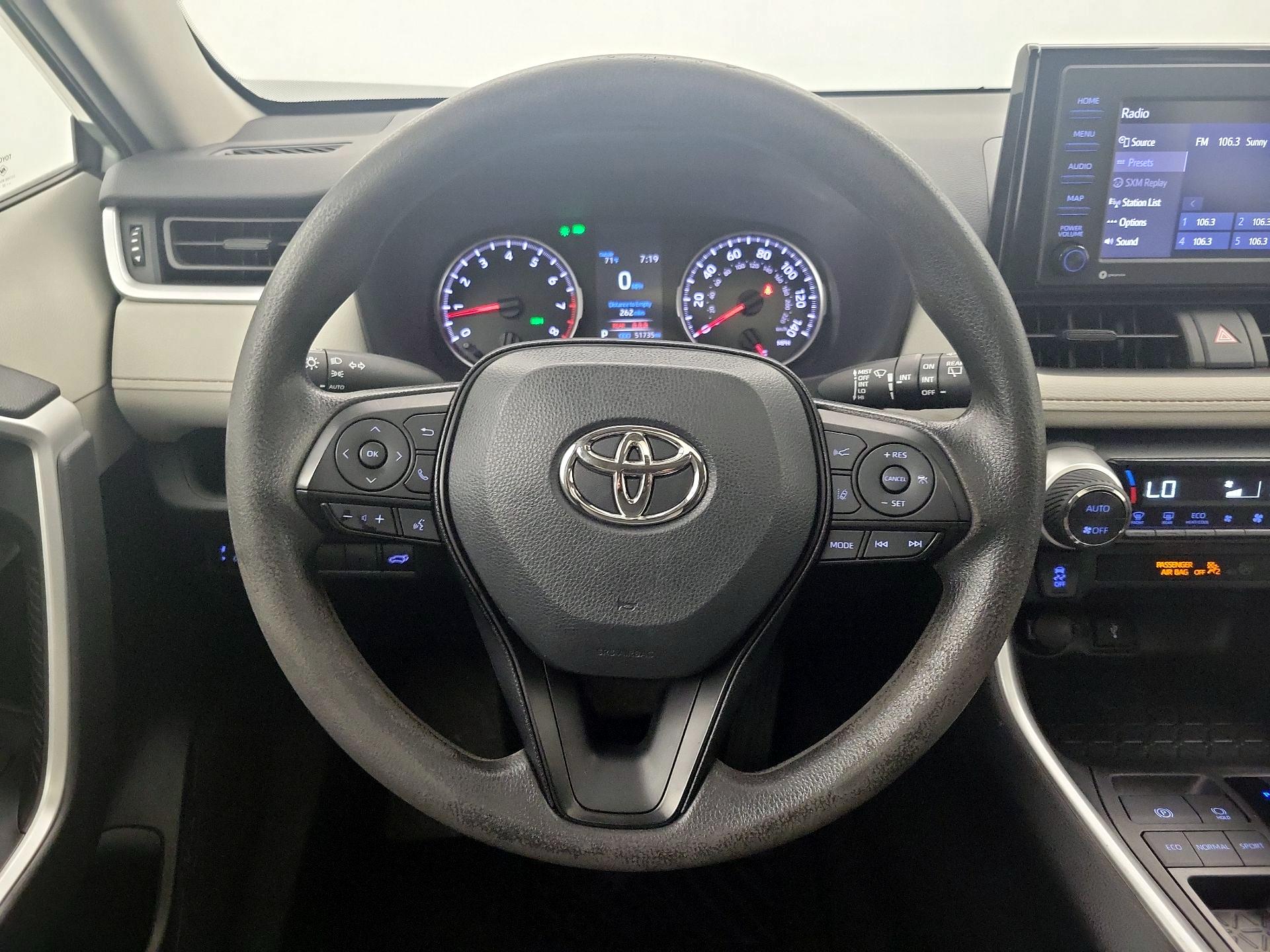 Thumbnail: 2022 Toyota RAV4 - 10