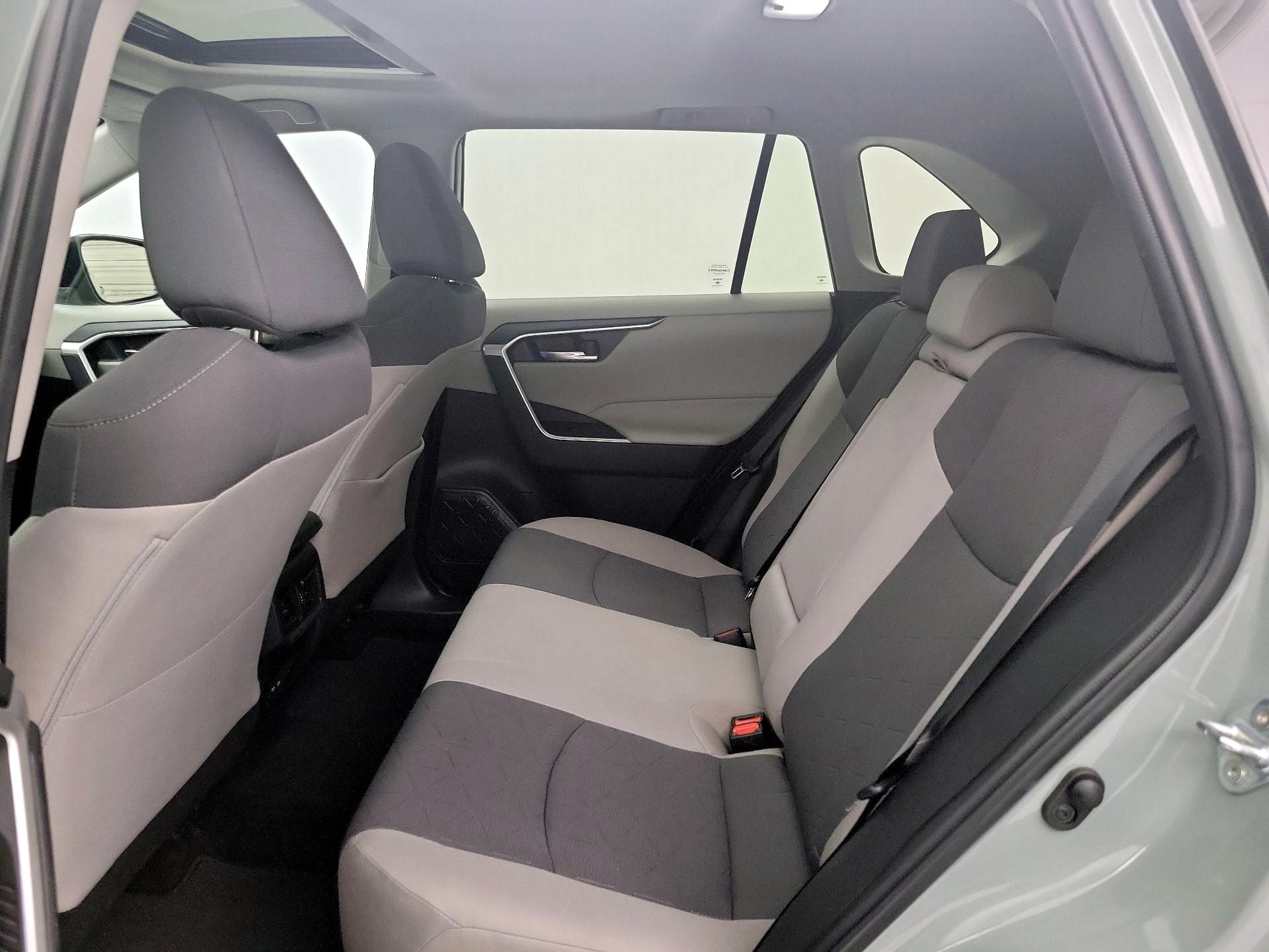 Thumbnail: 2022 Toyota RAV4 - 20
