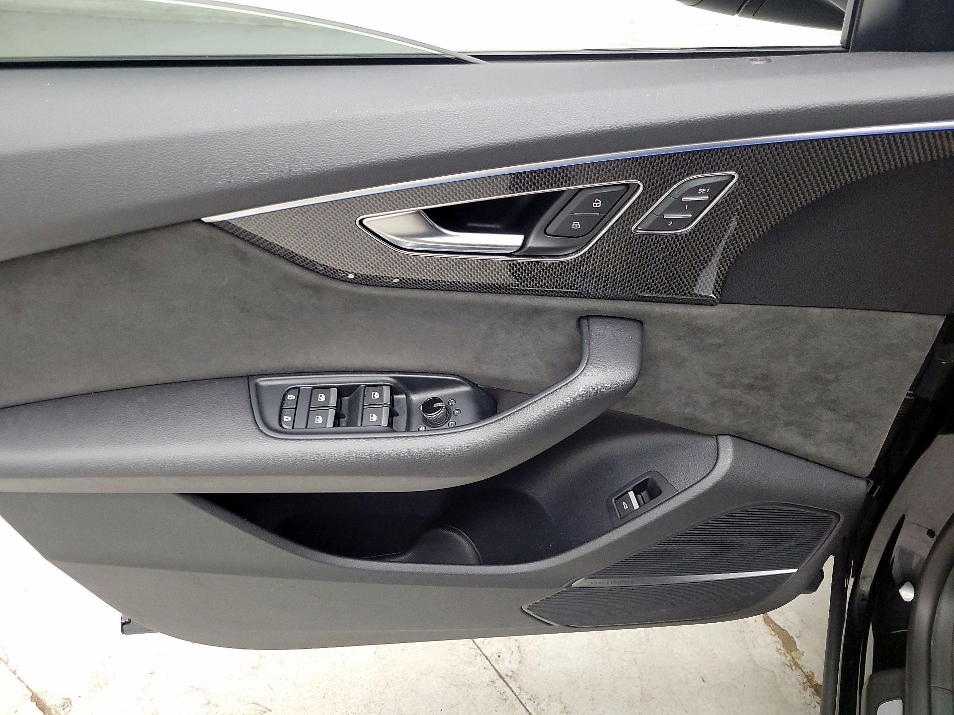 Thumbnail: 2021 Audi SQ8 - 12
