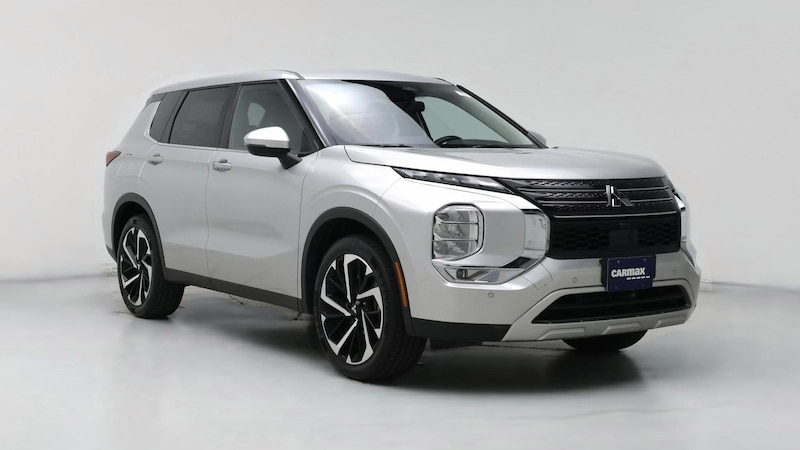 2024 Mitsubishi Outlander SE Hero Image