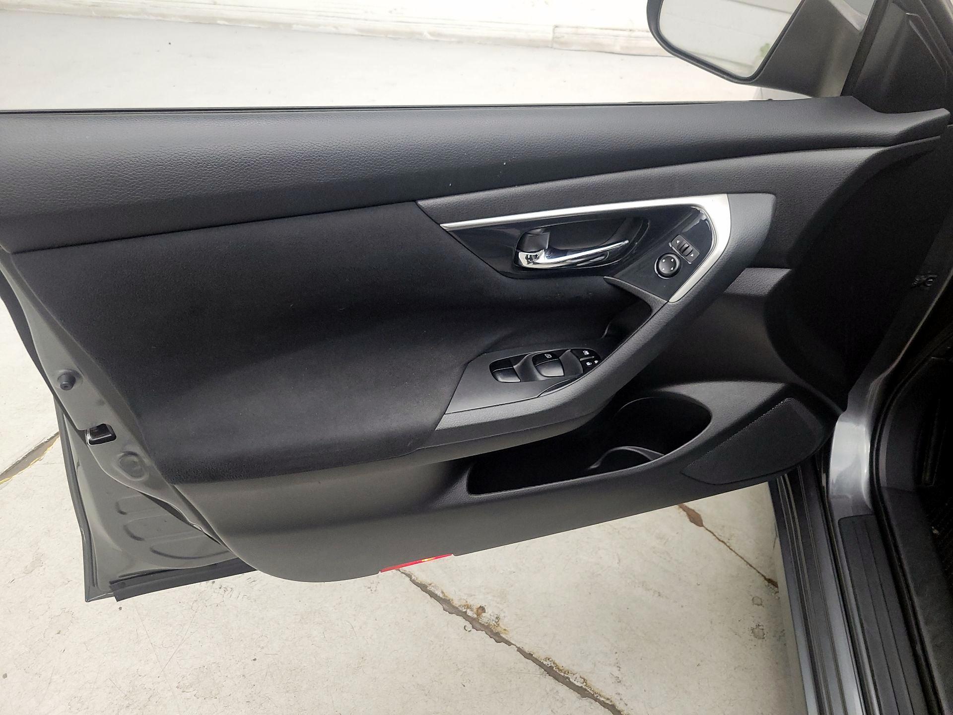 Thumbnail: 2014 Nissan Altima - 12