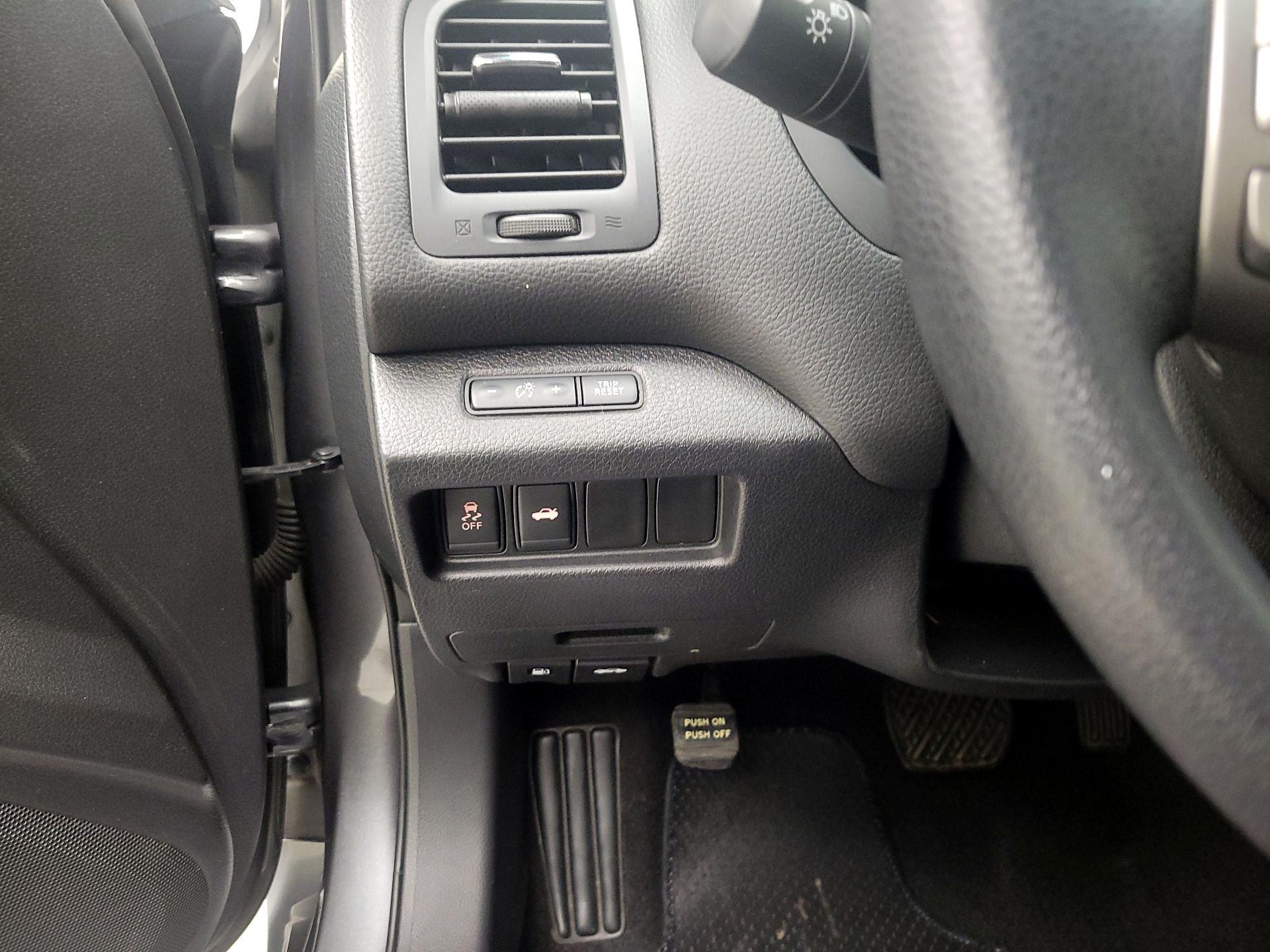 Thumbnail: 2014 Nissan Altima - 13