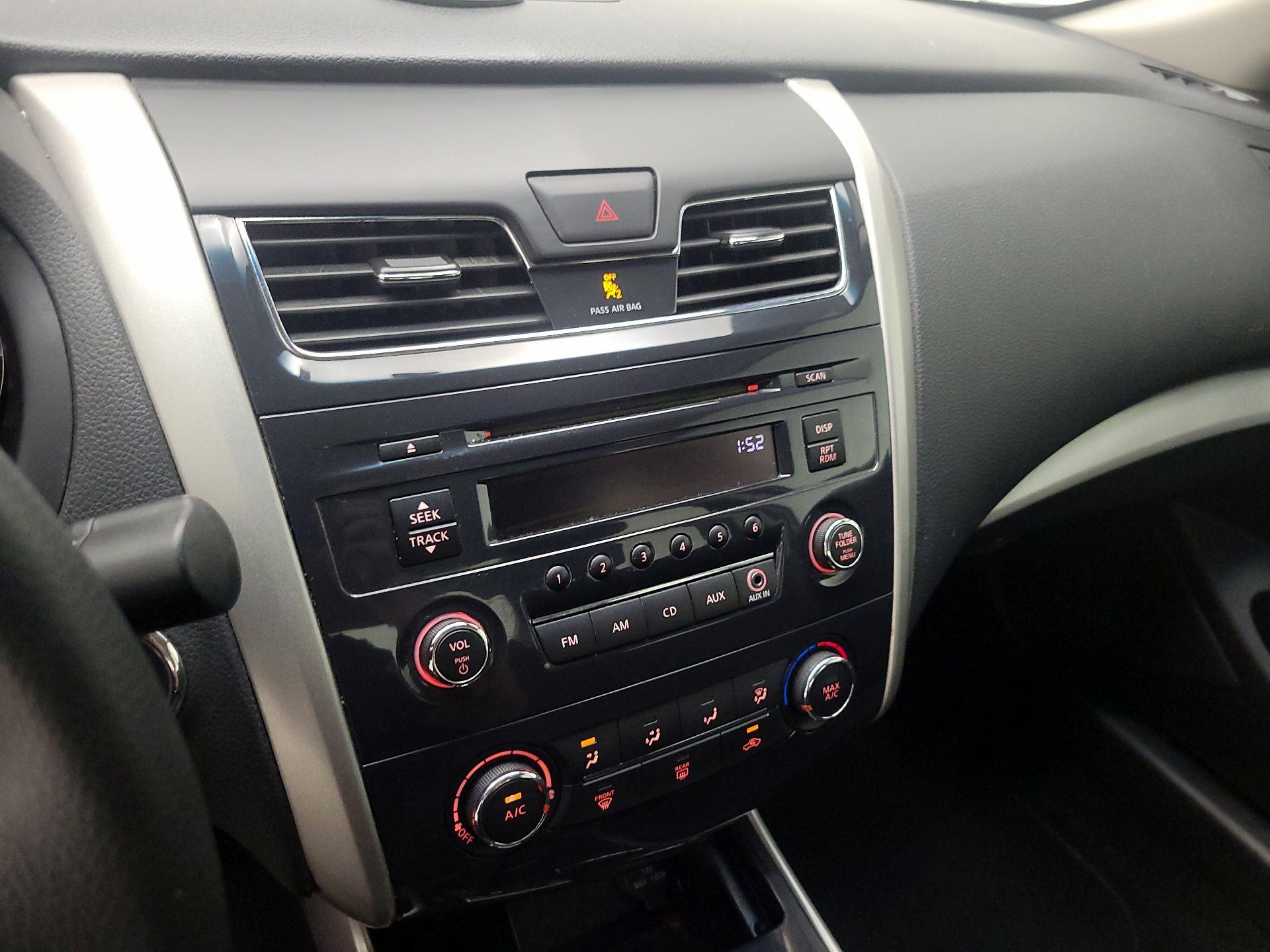Thumbnail: 2014 Nissan Altima - 14