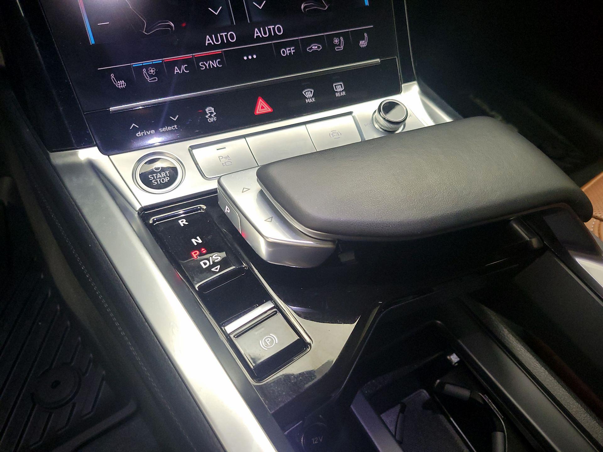 Thumbnail: 2024 Audi Q8 e-tron - 18