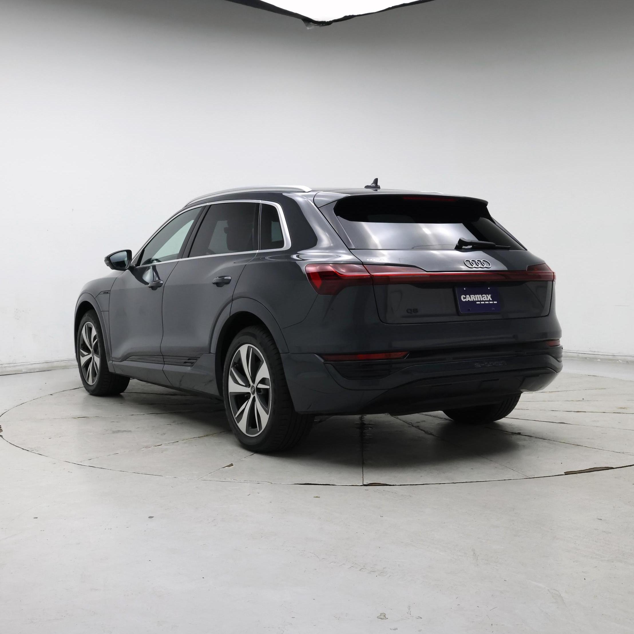 Thumbnail: 2024 Audi Q8 e-tron - 2