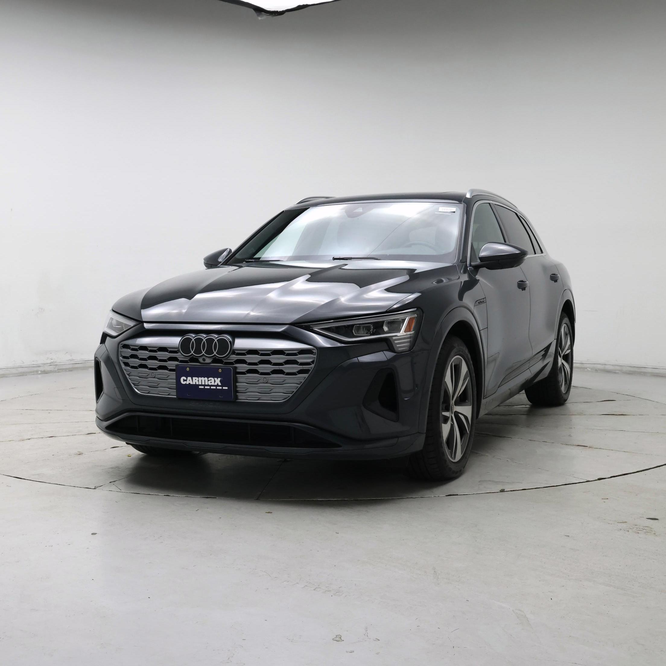 Thumbnail: 2024 Audi Q8 e-tron - 4
