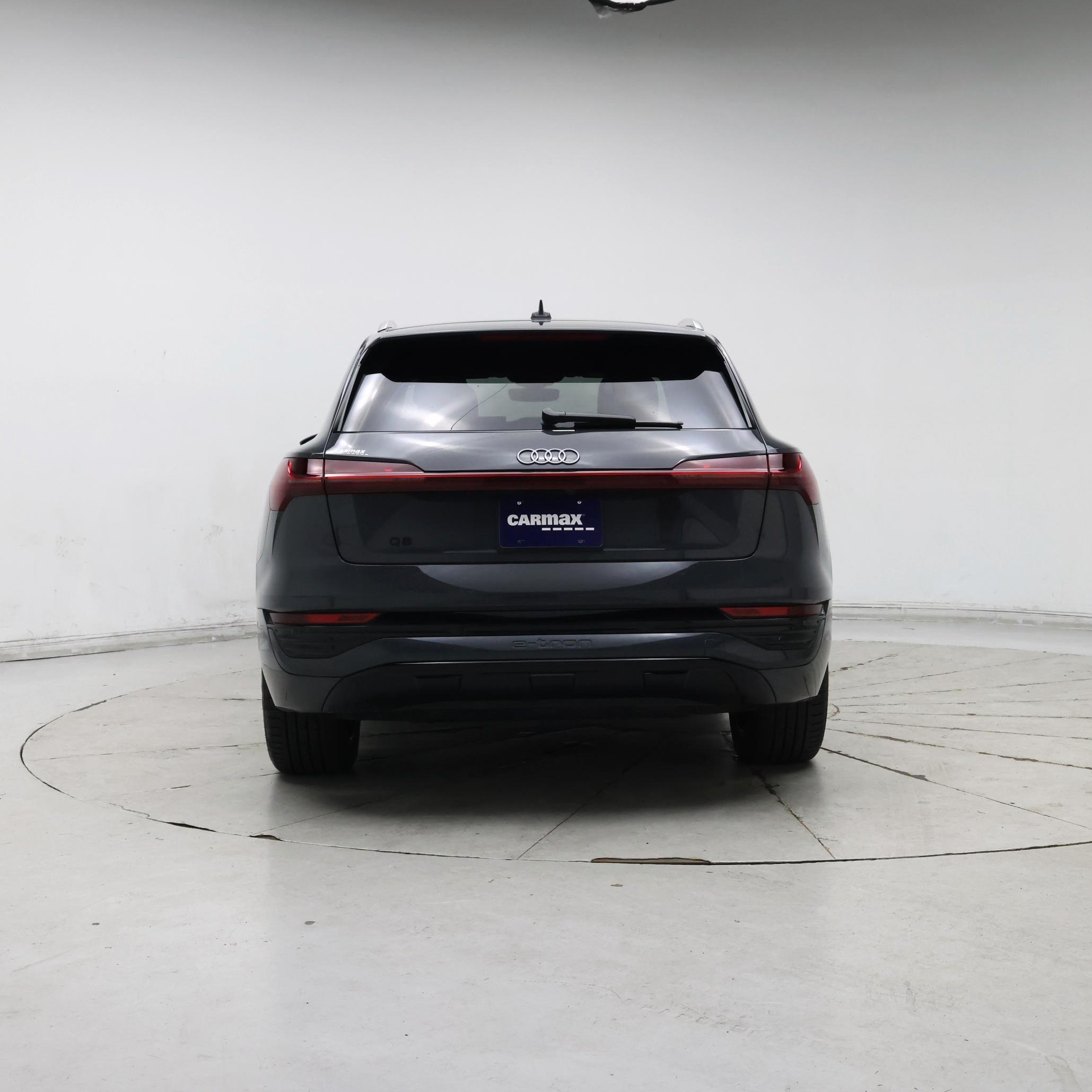 Thumbnail: 2024 Audi Q8 e-tron - 6