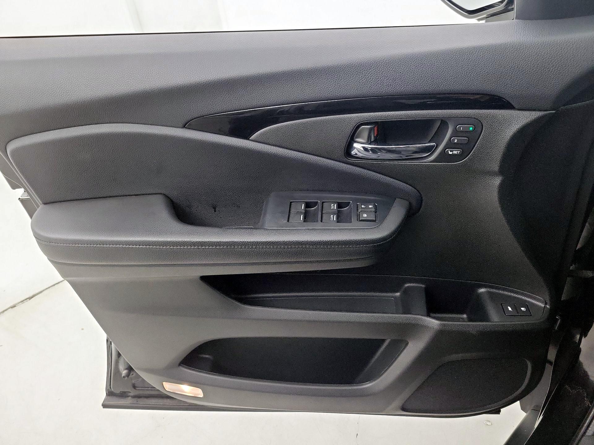 Thumbnail: 2022 Honda Pilot - 12