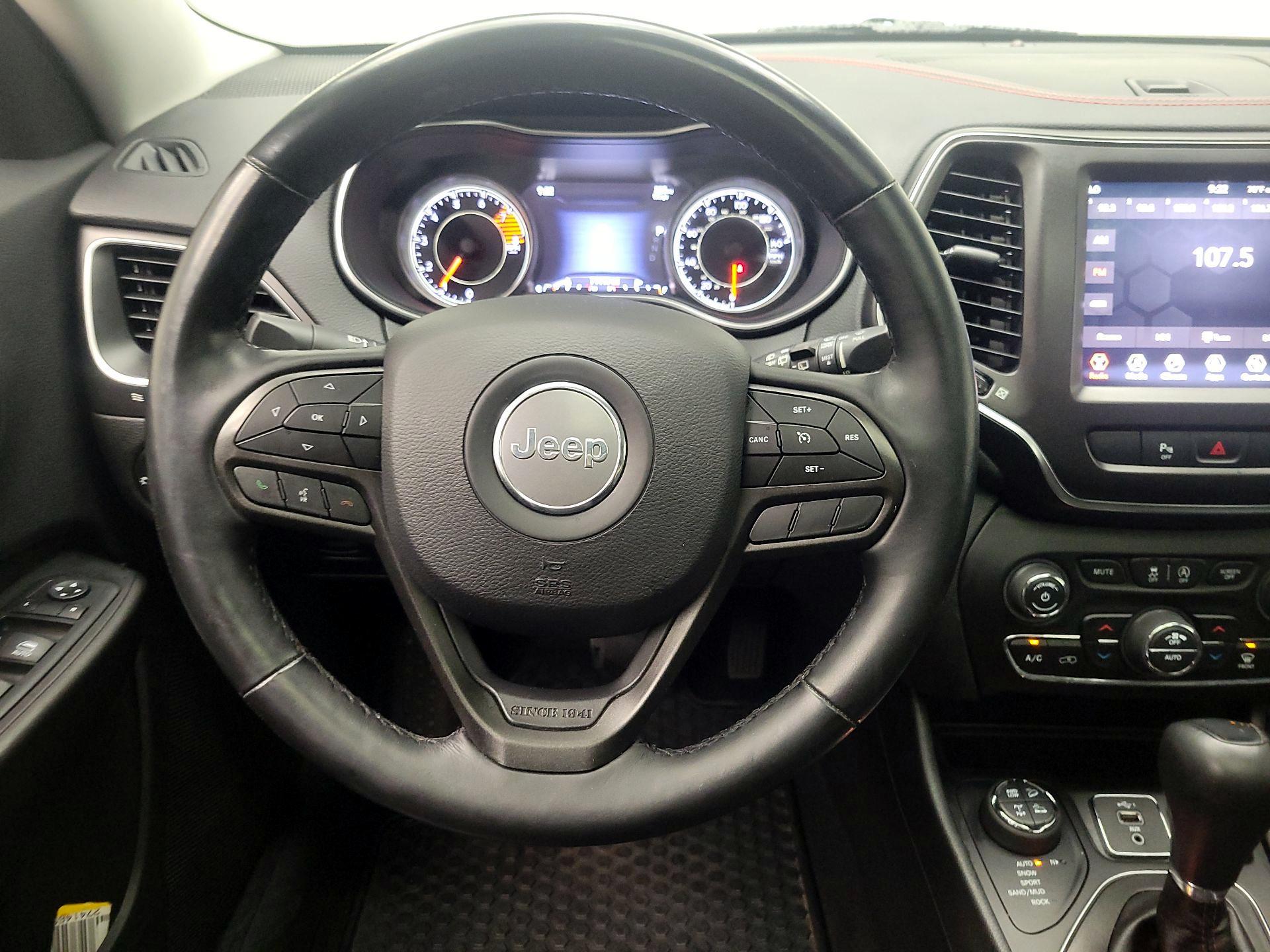 Thumbnail: 2019 Jeep Cherokee - 10