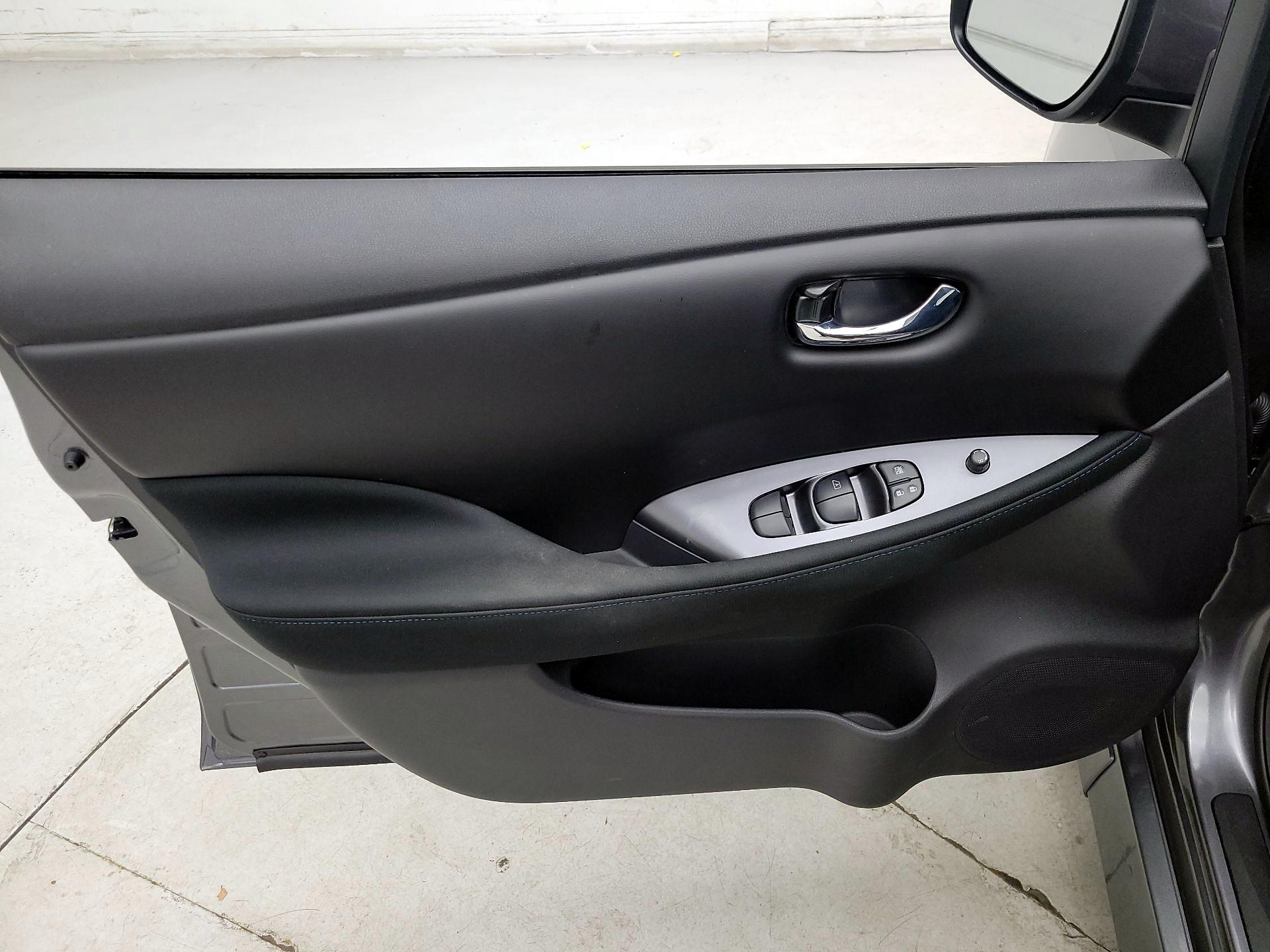 Thumbnail: 2025 Nissan Leaf - 12