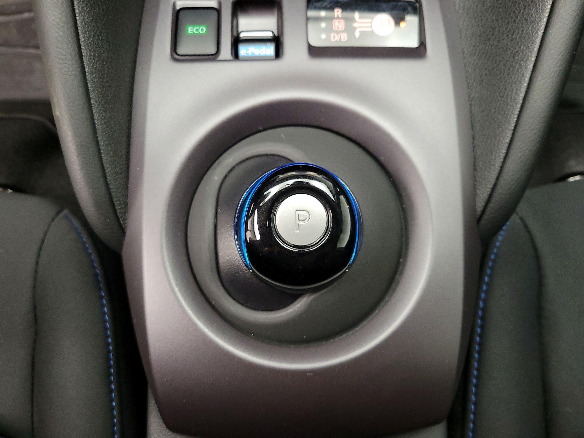 Thumbnail: 2025 Nissan Leaf - 17