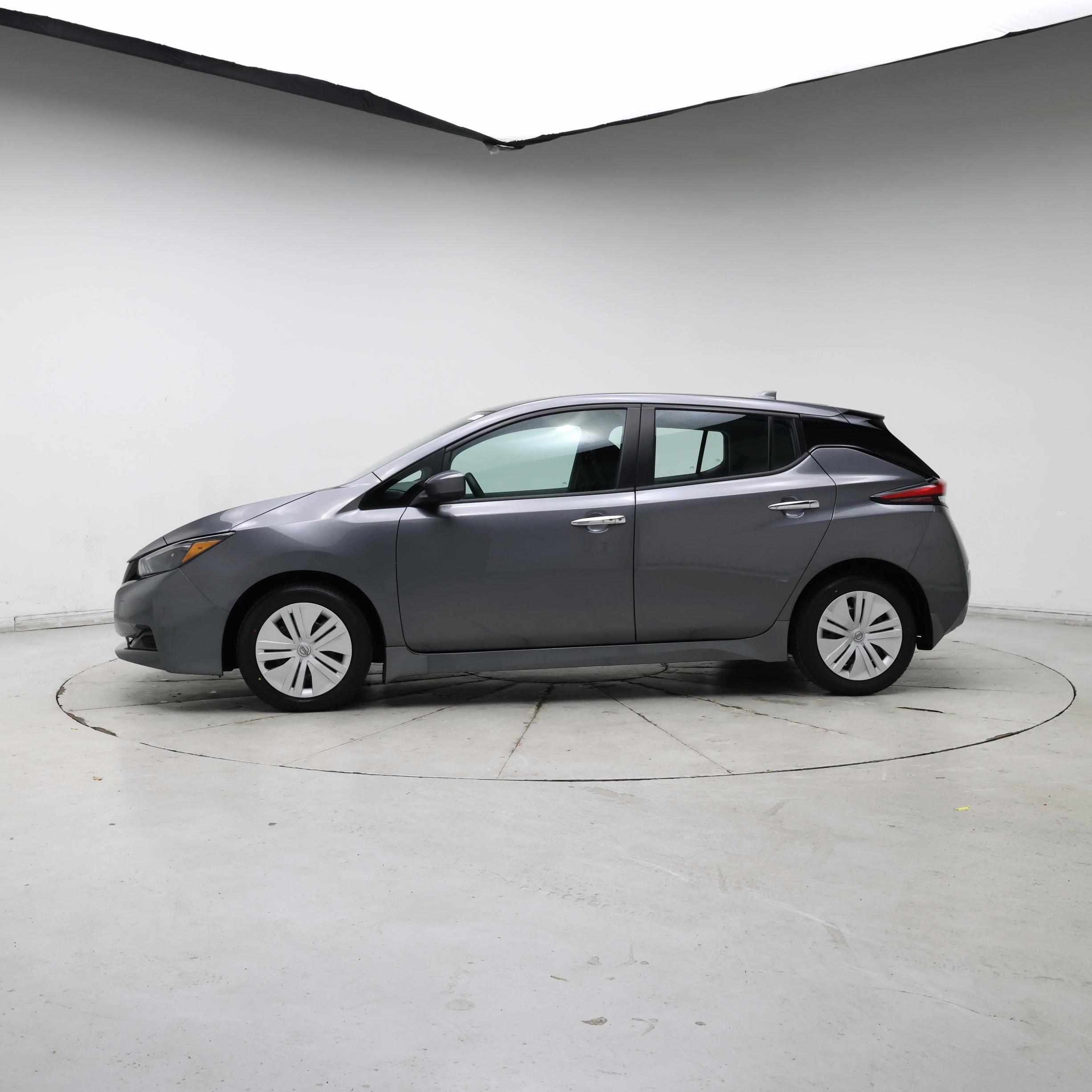 Thumbnail: 2025 Nissan Leaf - 3