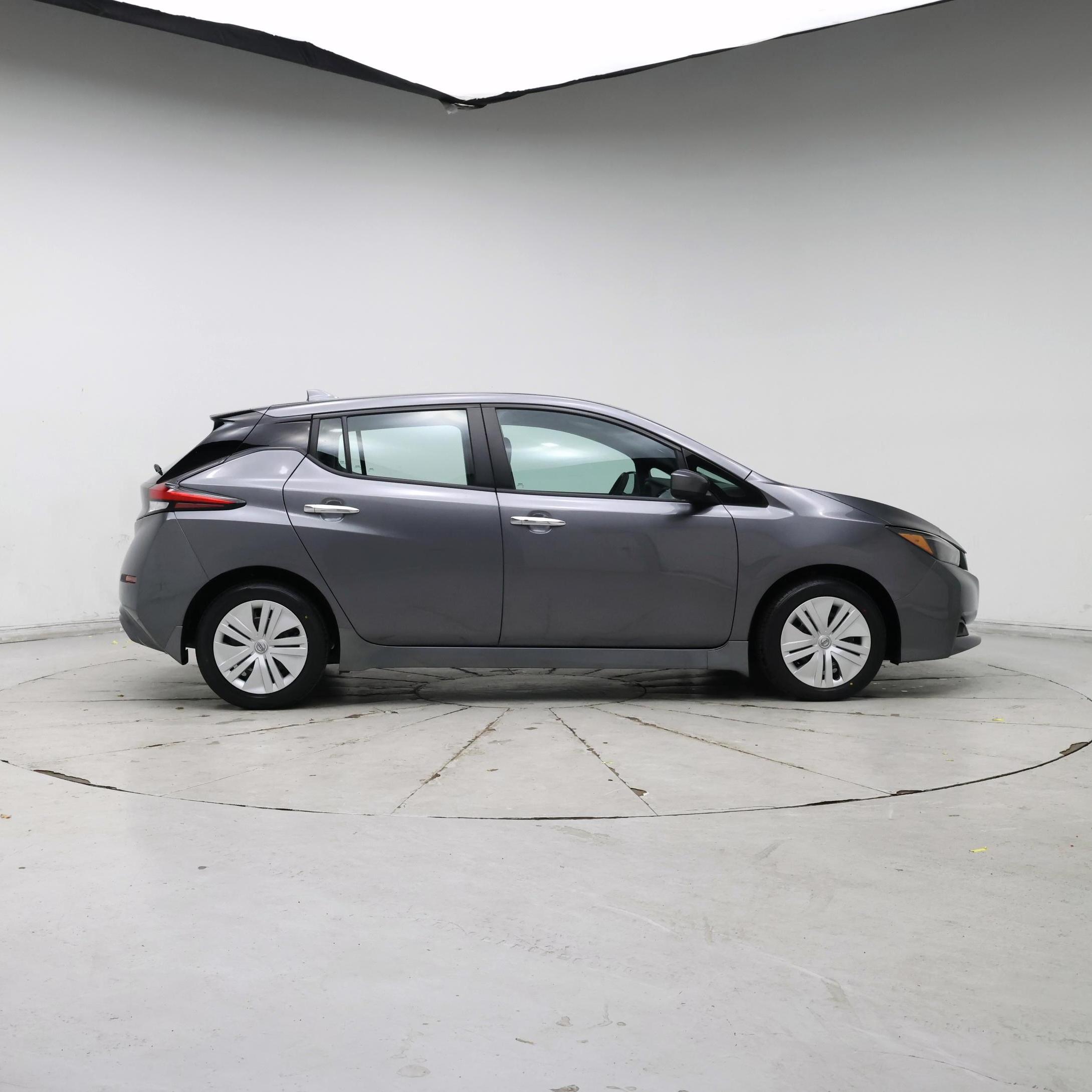 Thumbnail: 2025 Nissan Leaf - 7
