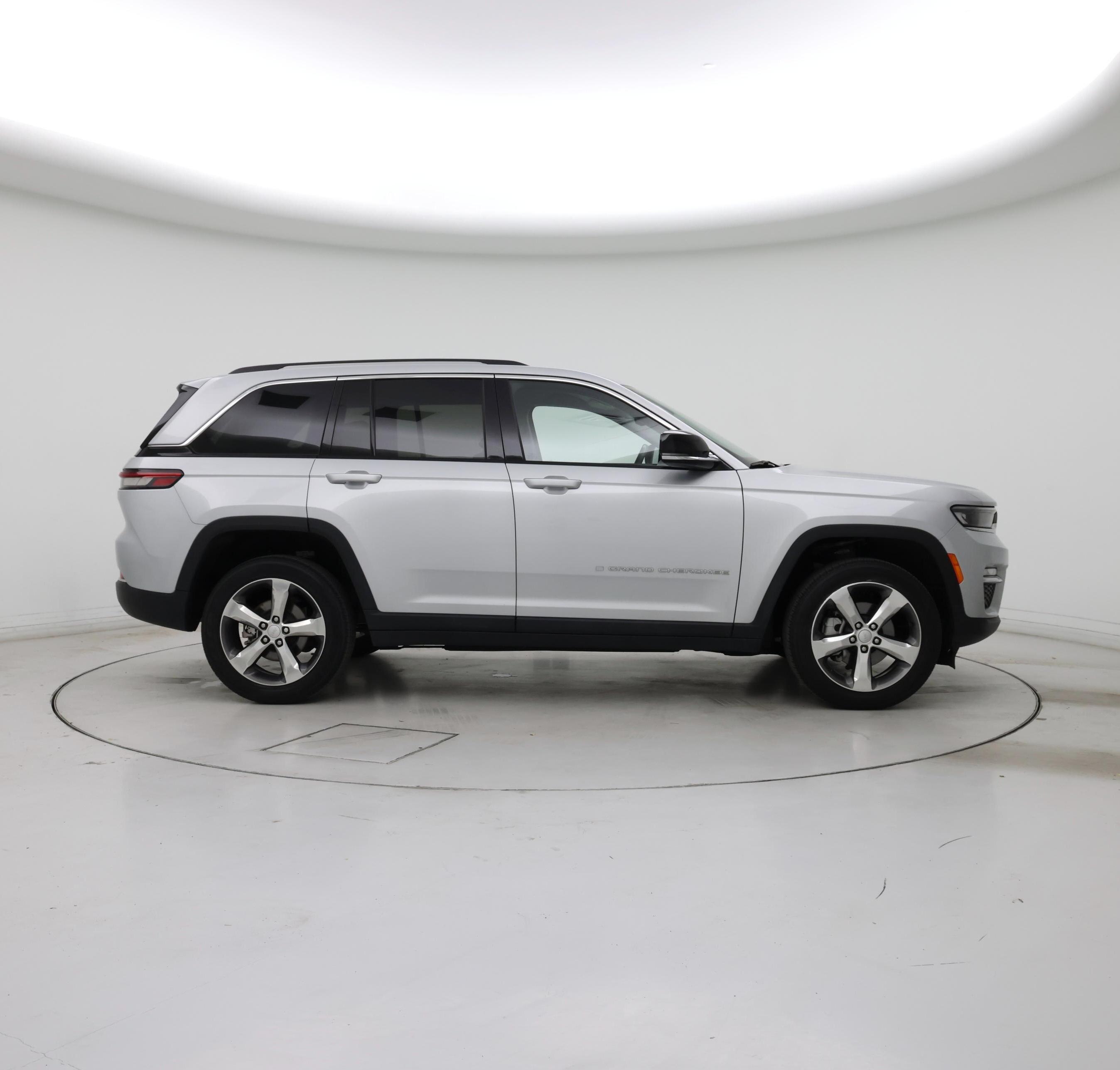 Thumbnail: 2022 Jeep Grand Cherokee - 7