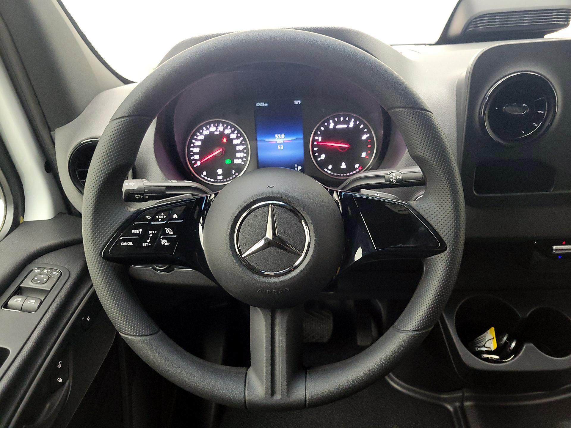 Thumbnail: 2025 Mercedes-Benz Sprinter - 10