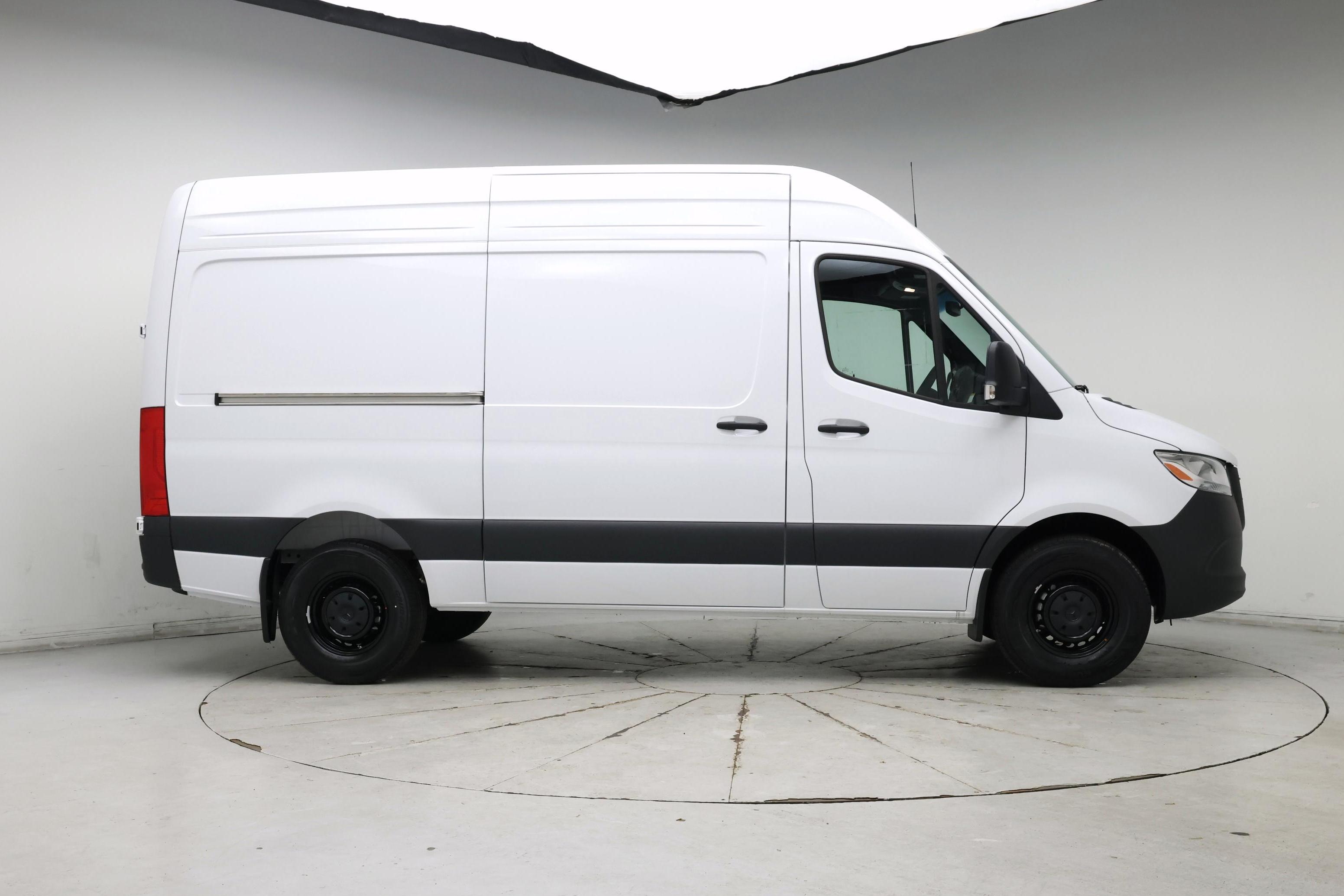 Thumbnail: 2025 Mercedes-Benz Sprinter - 7