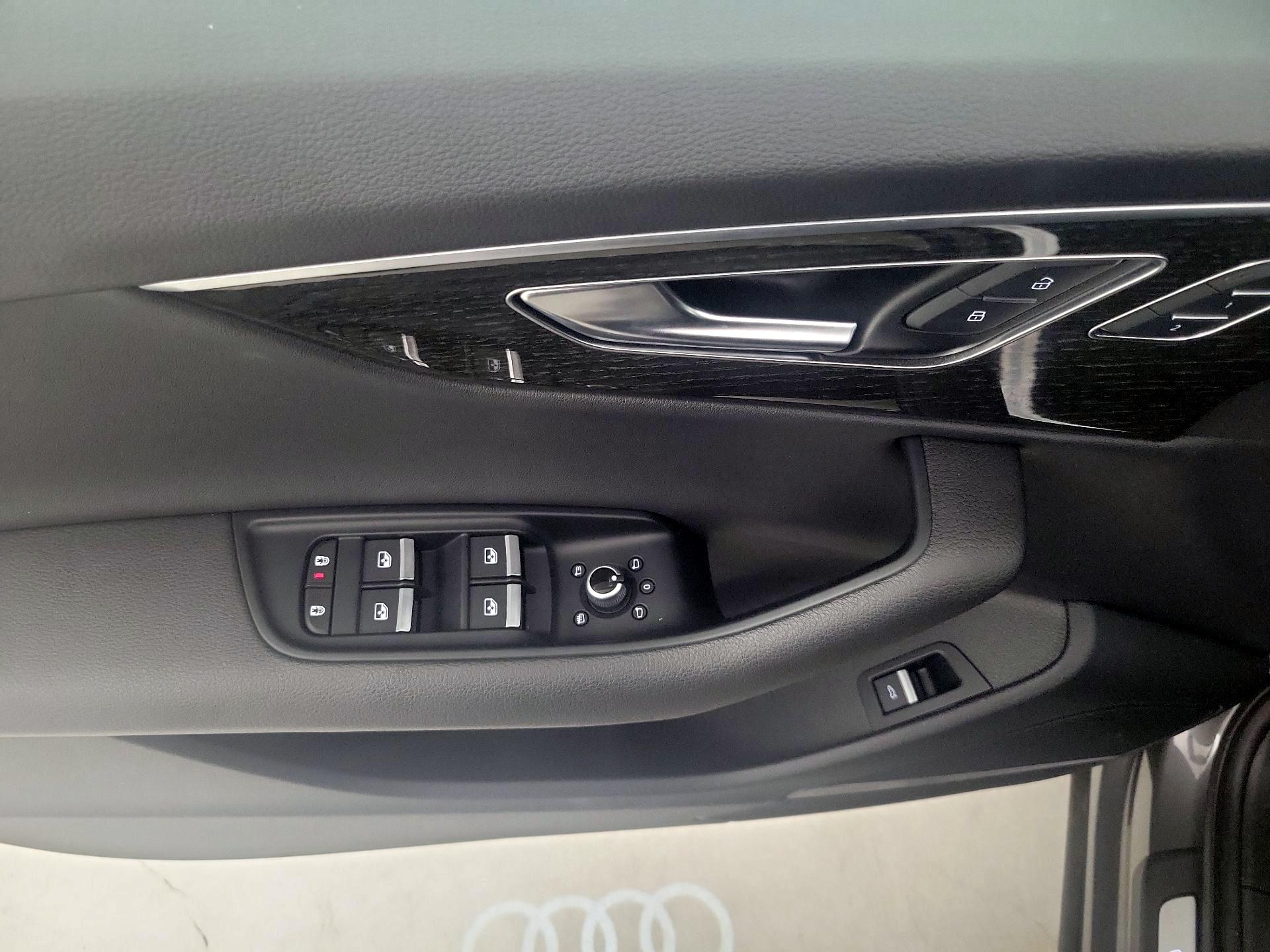 Thumbnail: 2022 Audi Q7 - 12