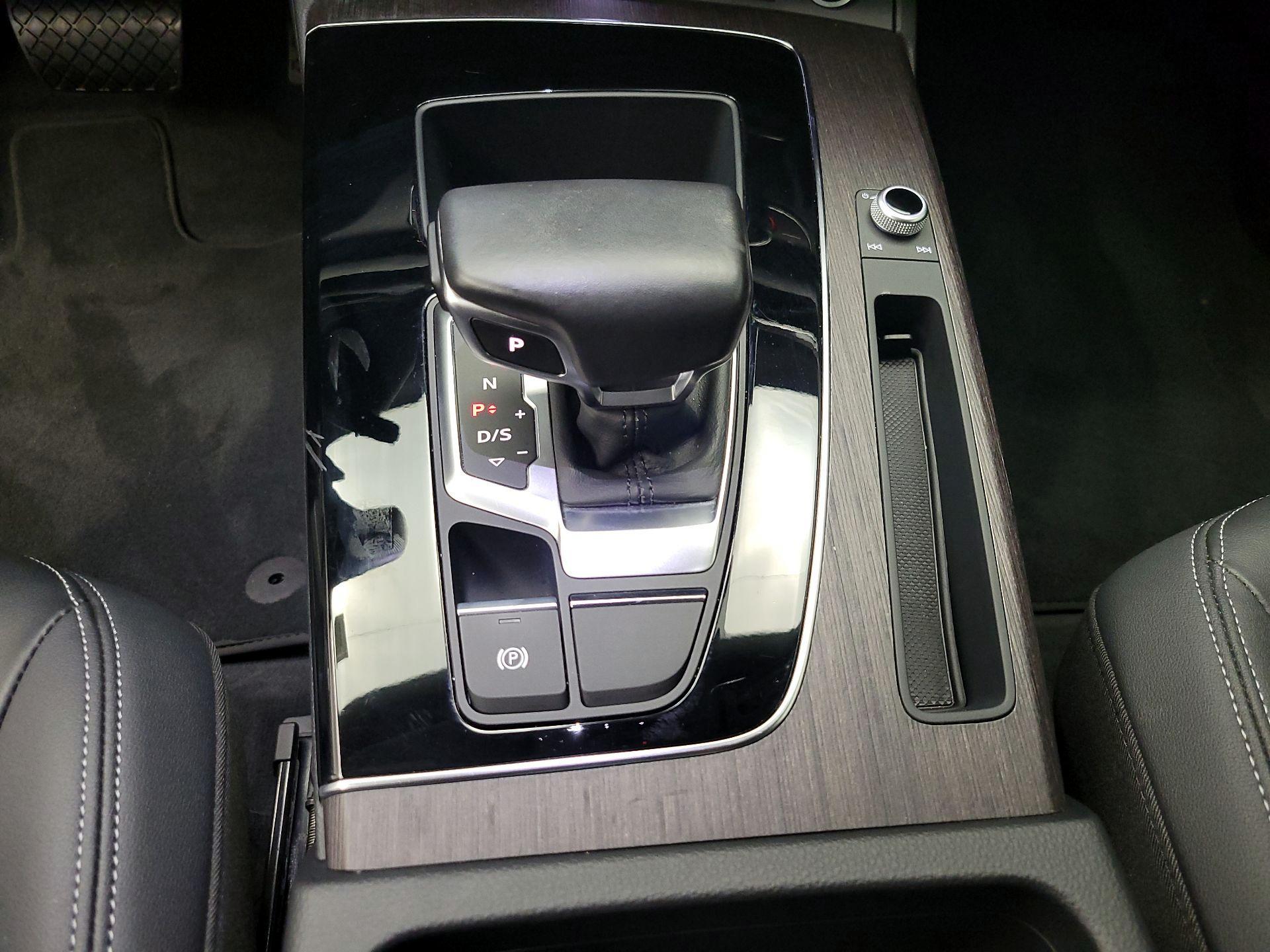 Thumbnail: 2022 Audi Q5 - 17