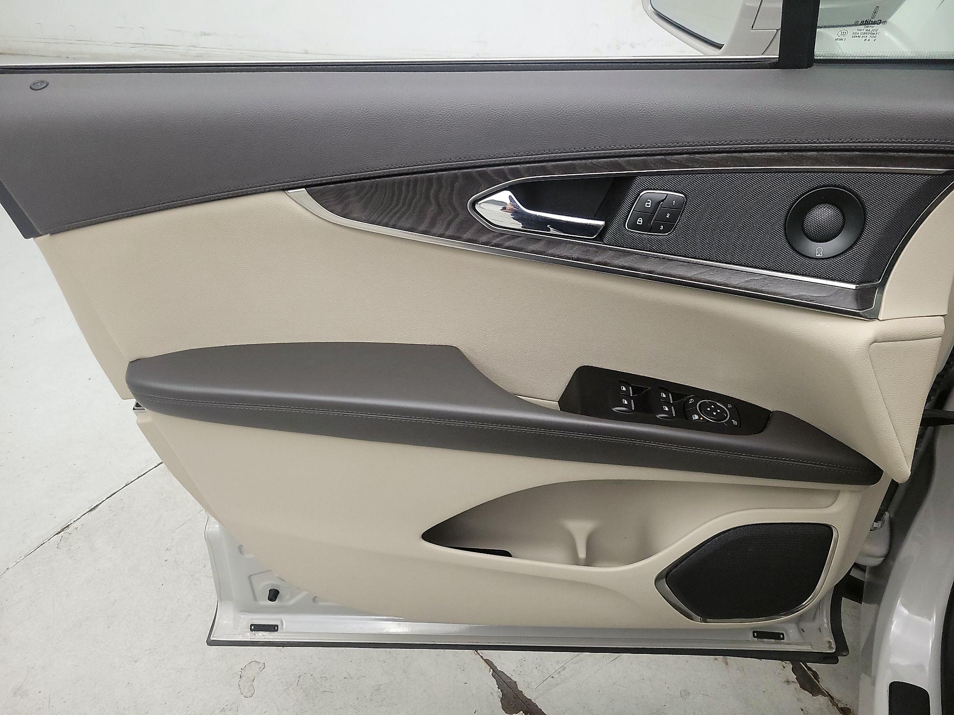 Thumbnail: 2019 Lincoln Nautilus - 12