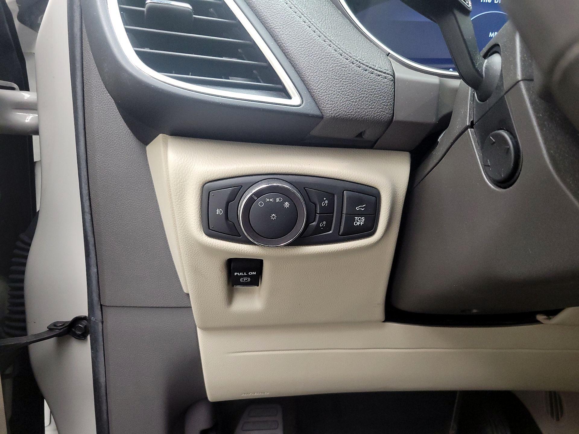 Thumbnail: 2019 Lincoln Nautilus - 13