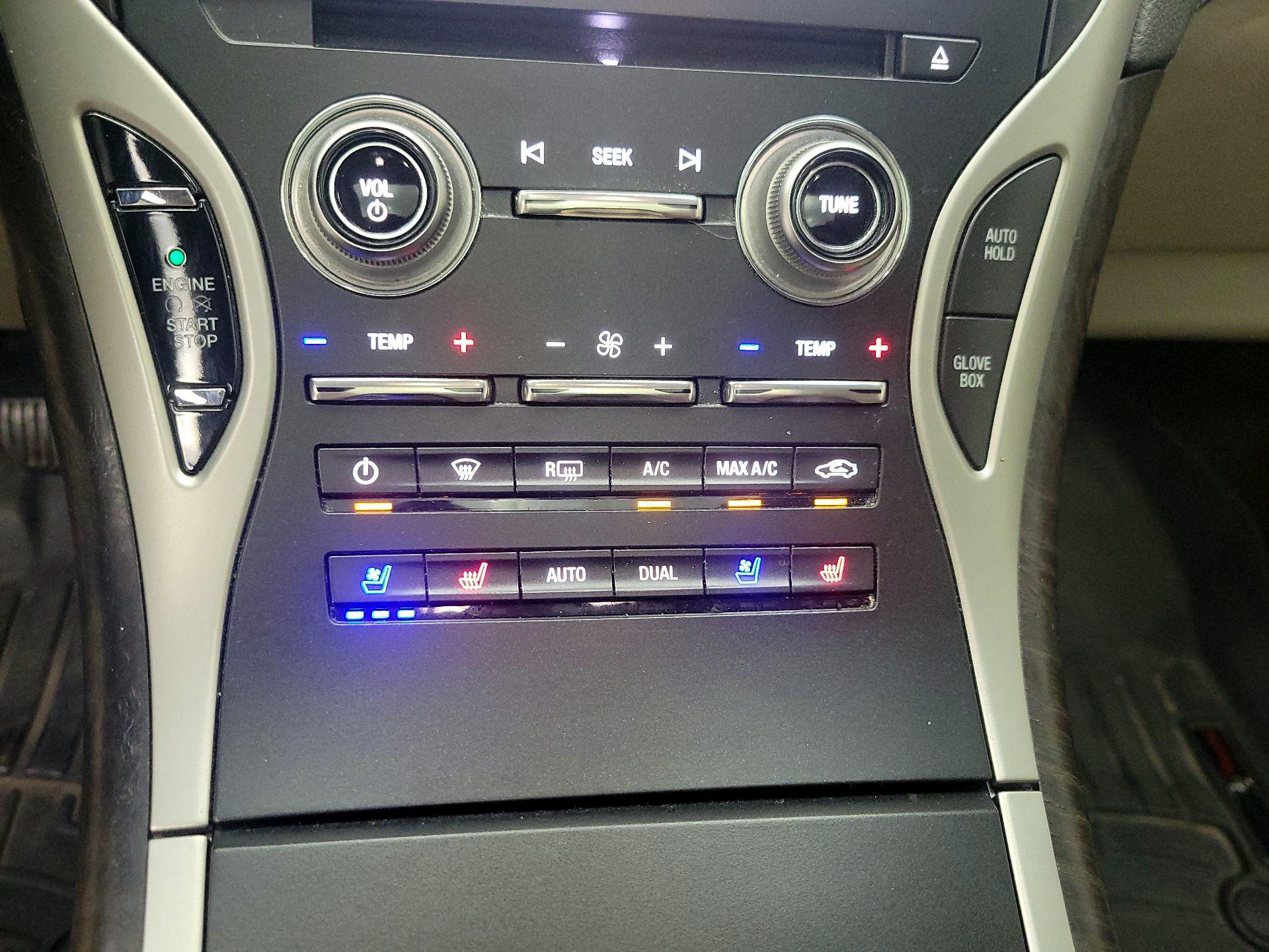 Thumbnail: 2019 Lincoln Nautilus - 17