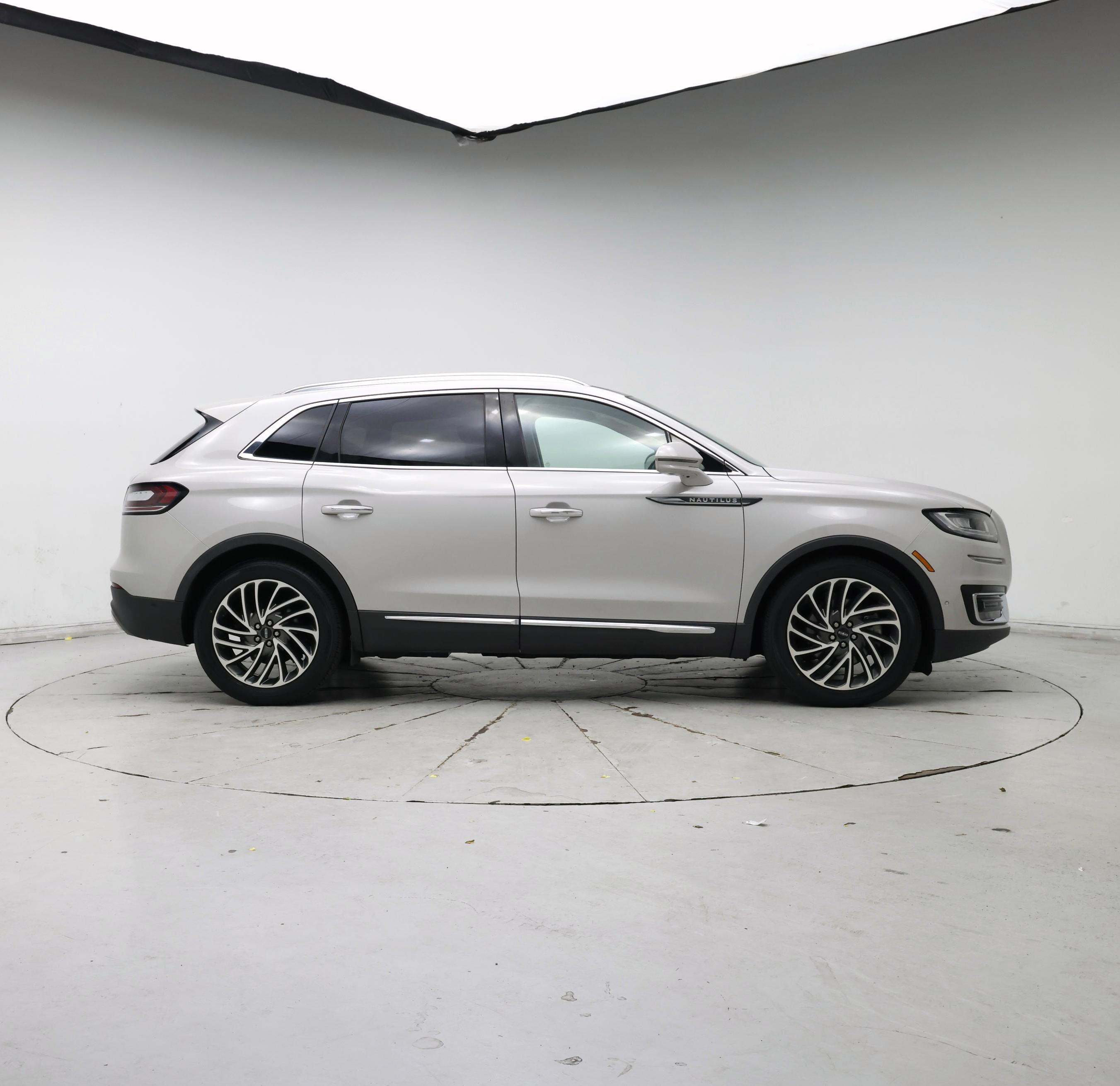 Thumbnail: 2019 Lincoln Nautilus - 7