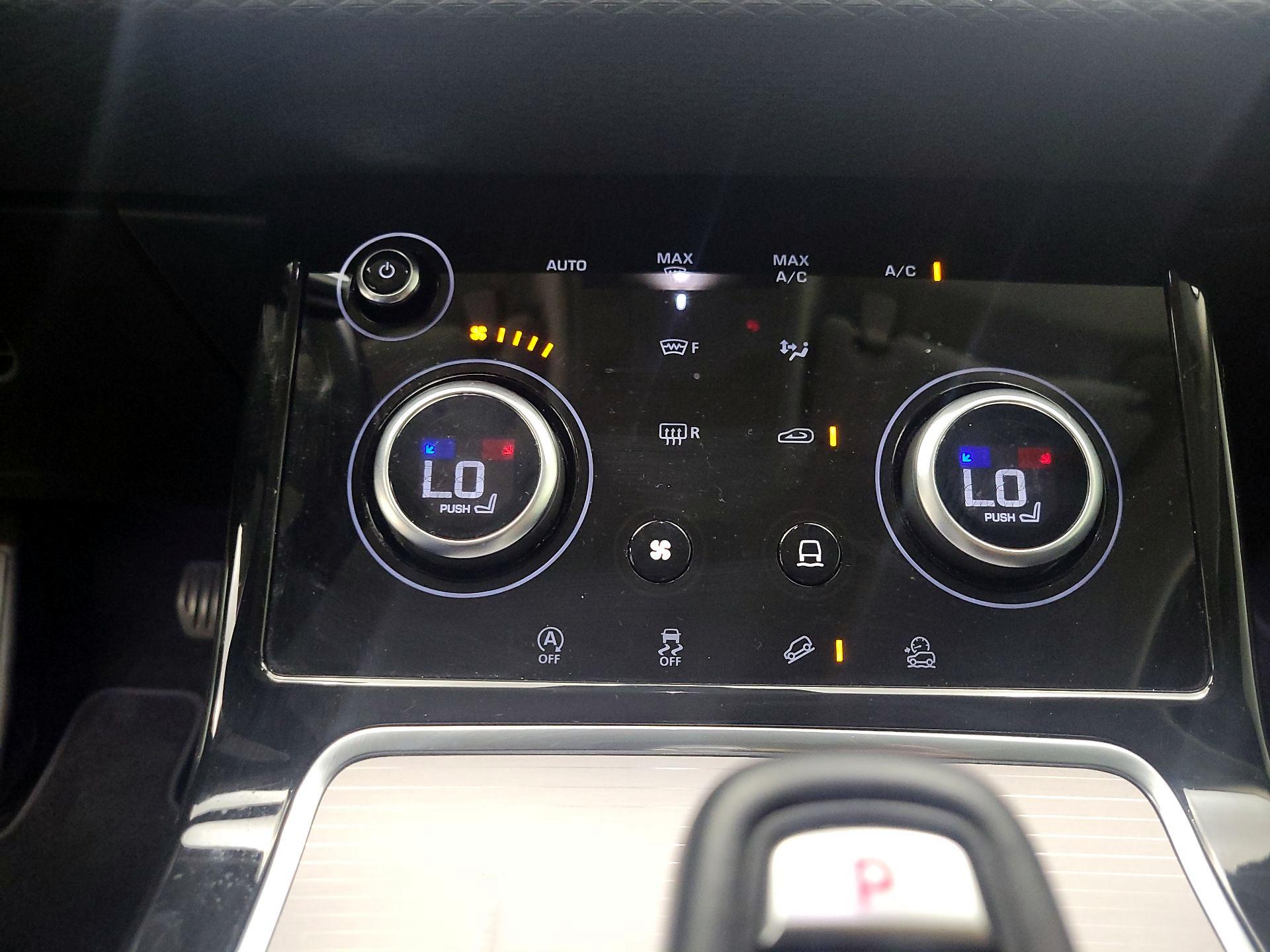 Thumbnail: 2020 Land Rover Range Rover Evoque - 17