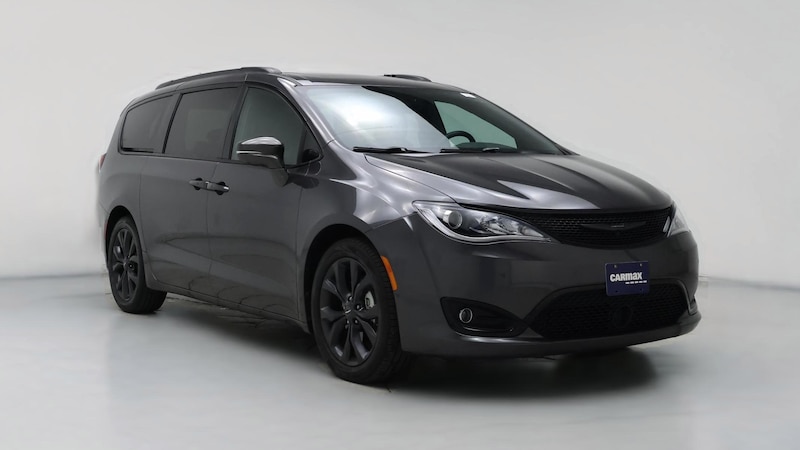 2018 Chrysler Pacifica Limited Hero Image