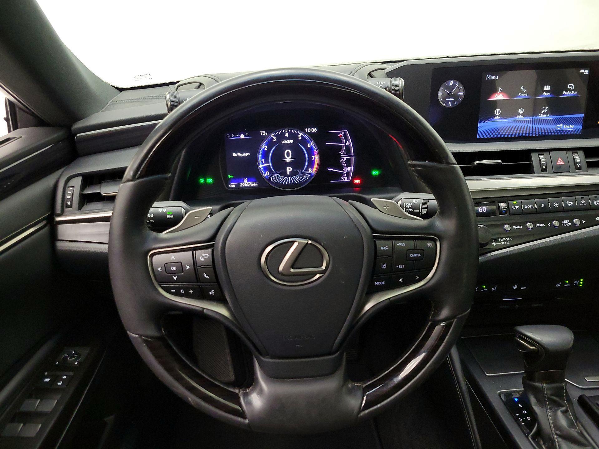 Thumbnail: 2019 Lexus ES - 10