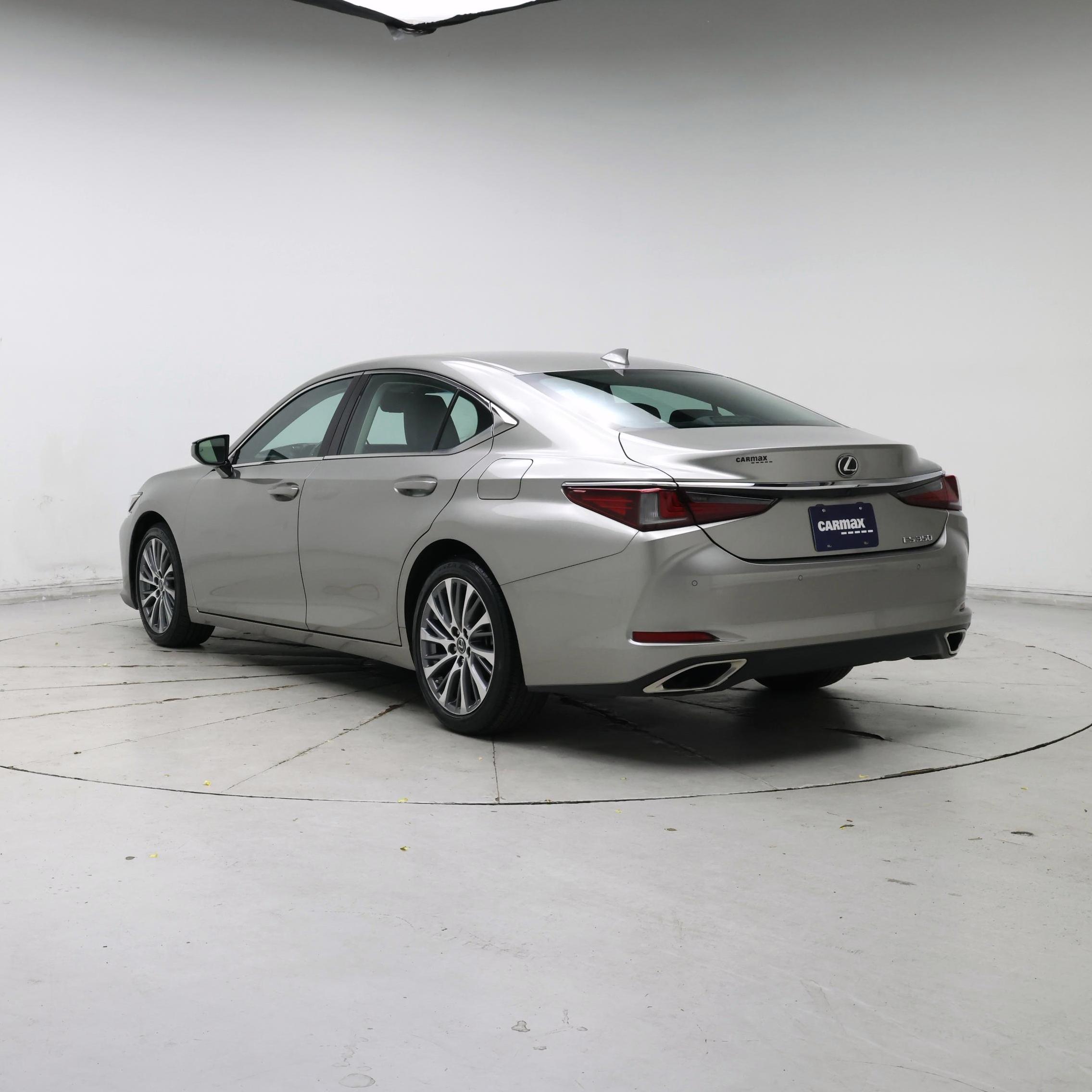 Thumbnail: 2019 Lexus ES - 2