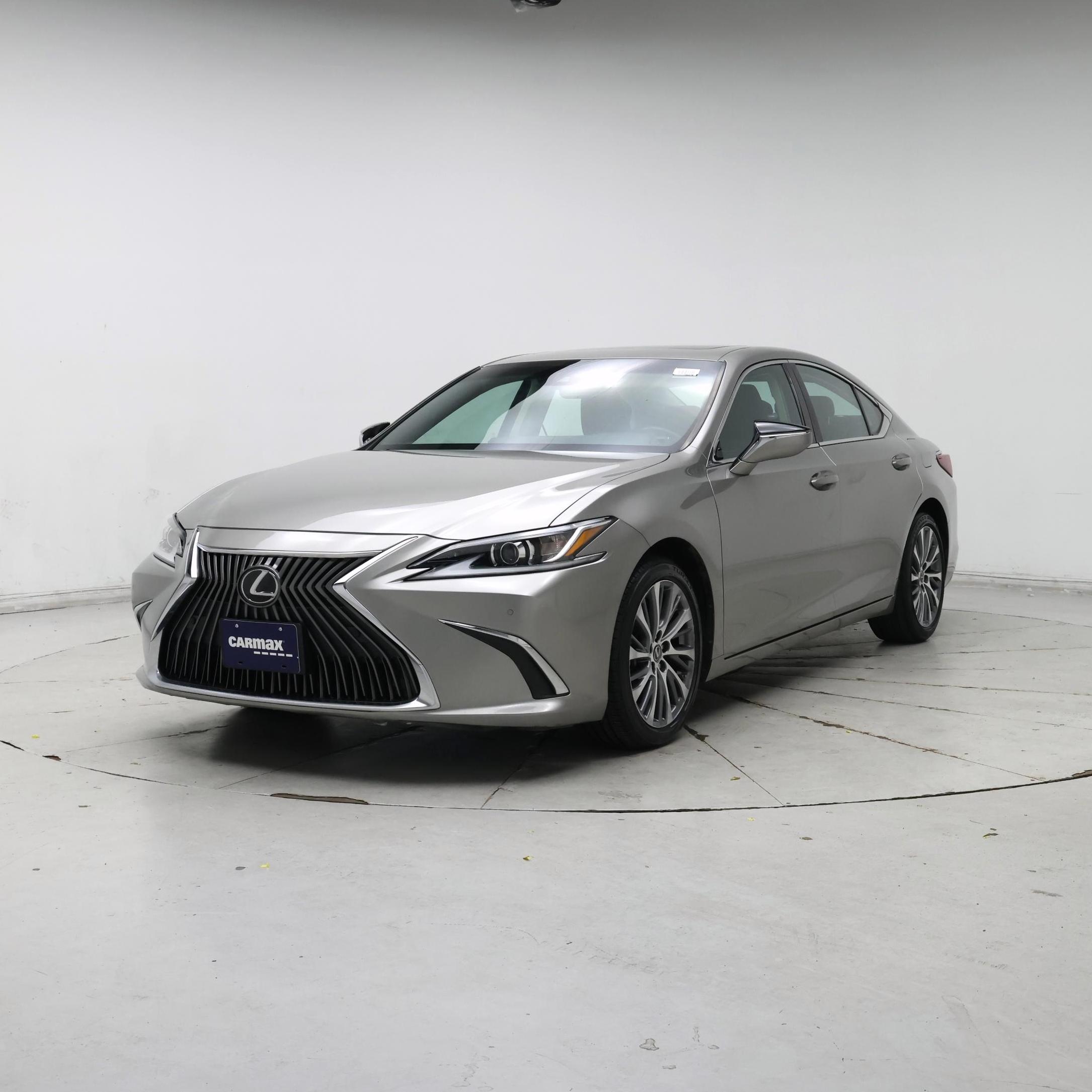 Thumbnail: 2019 Lexus ES - 4