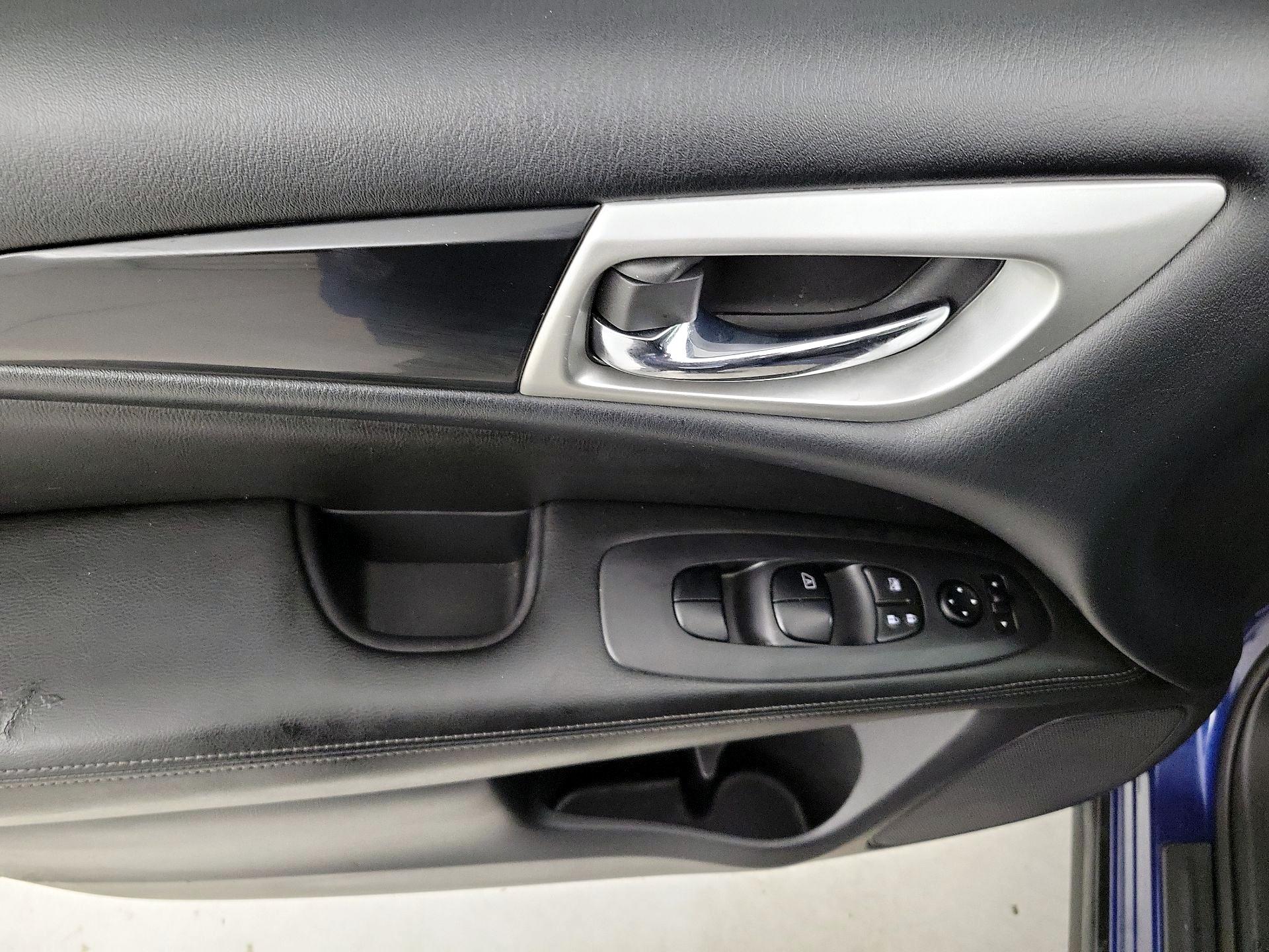 Thumbnail: 2018 Nissan Pathfinder - 12