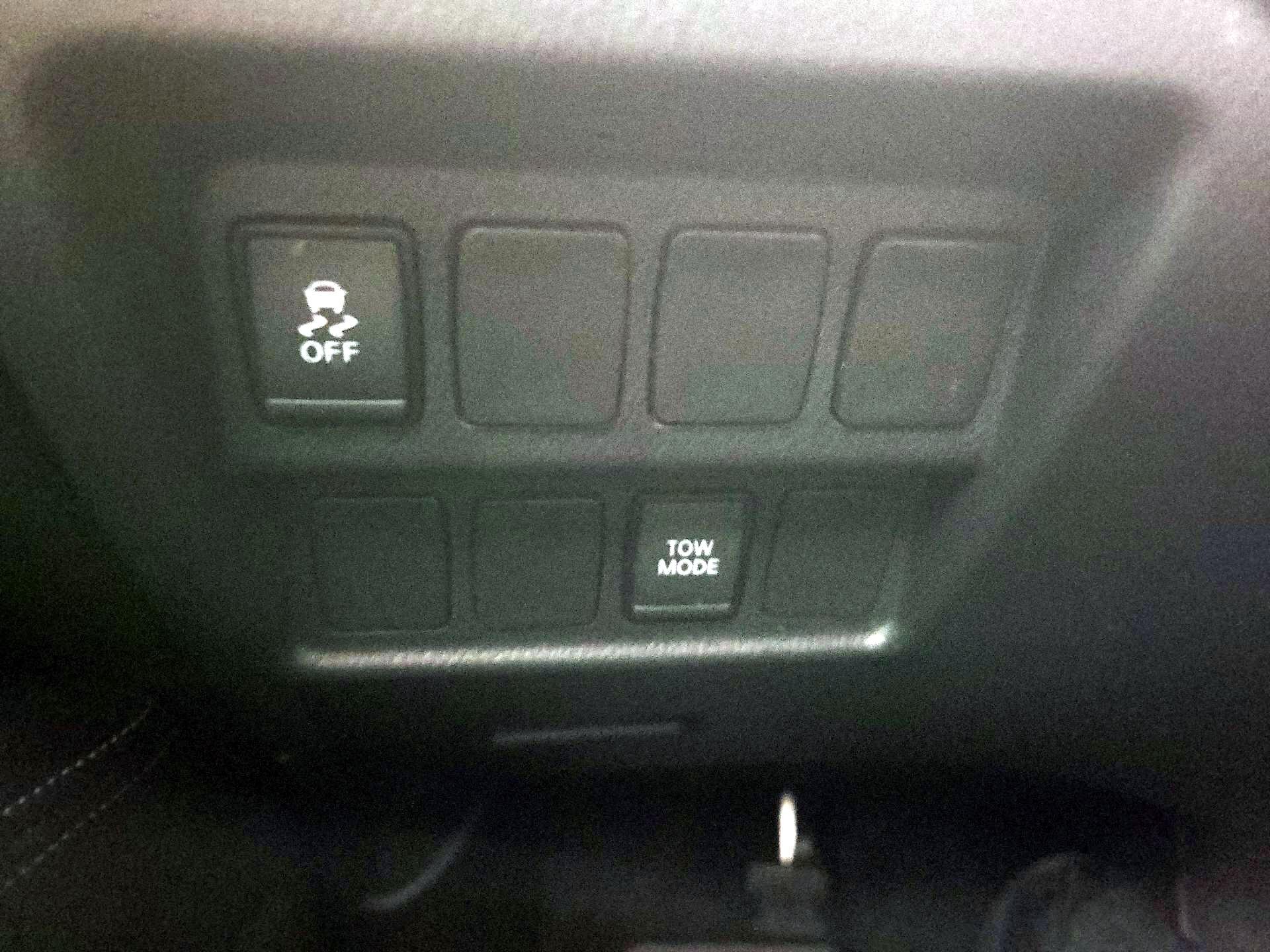 Thumbnail: 2018 Nissan Pathfinder - 13