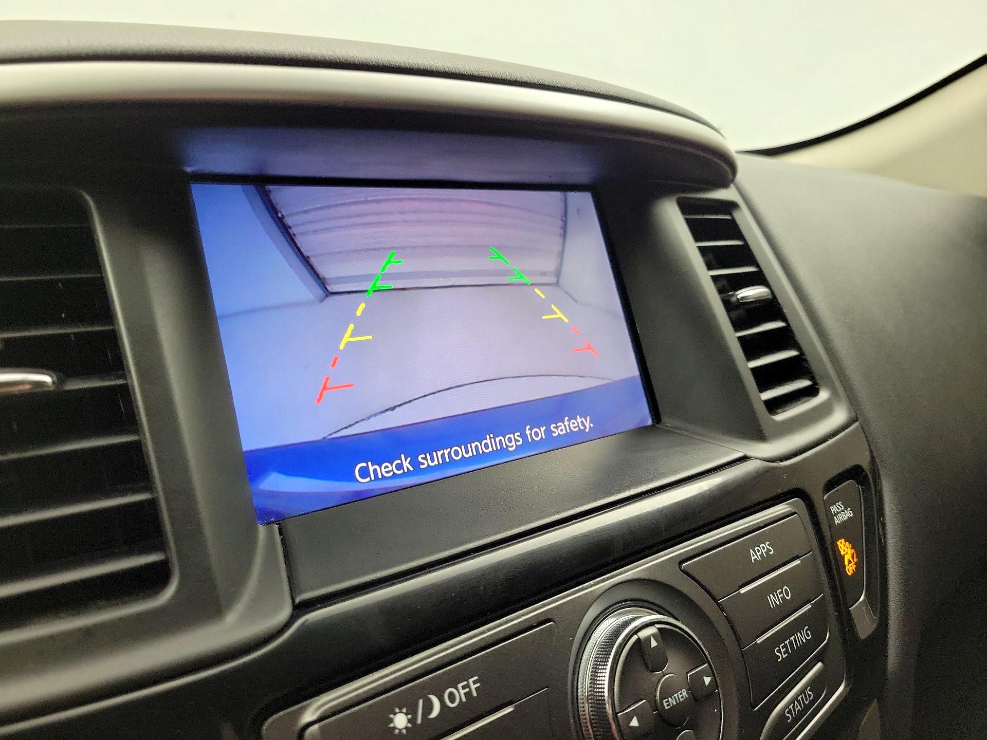 Thumbnail: 2018 Nissan Pathfinder - 14