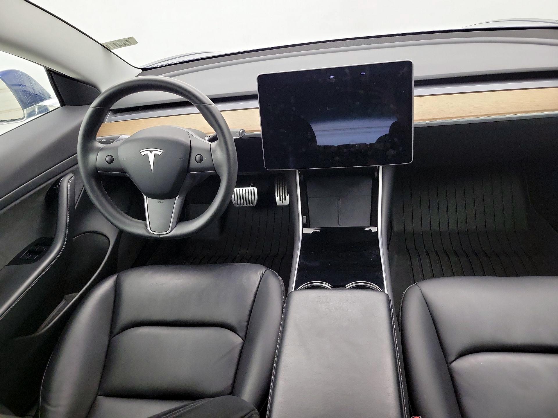 Thumbnail: 2020 Tesla Model 3 - 8
