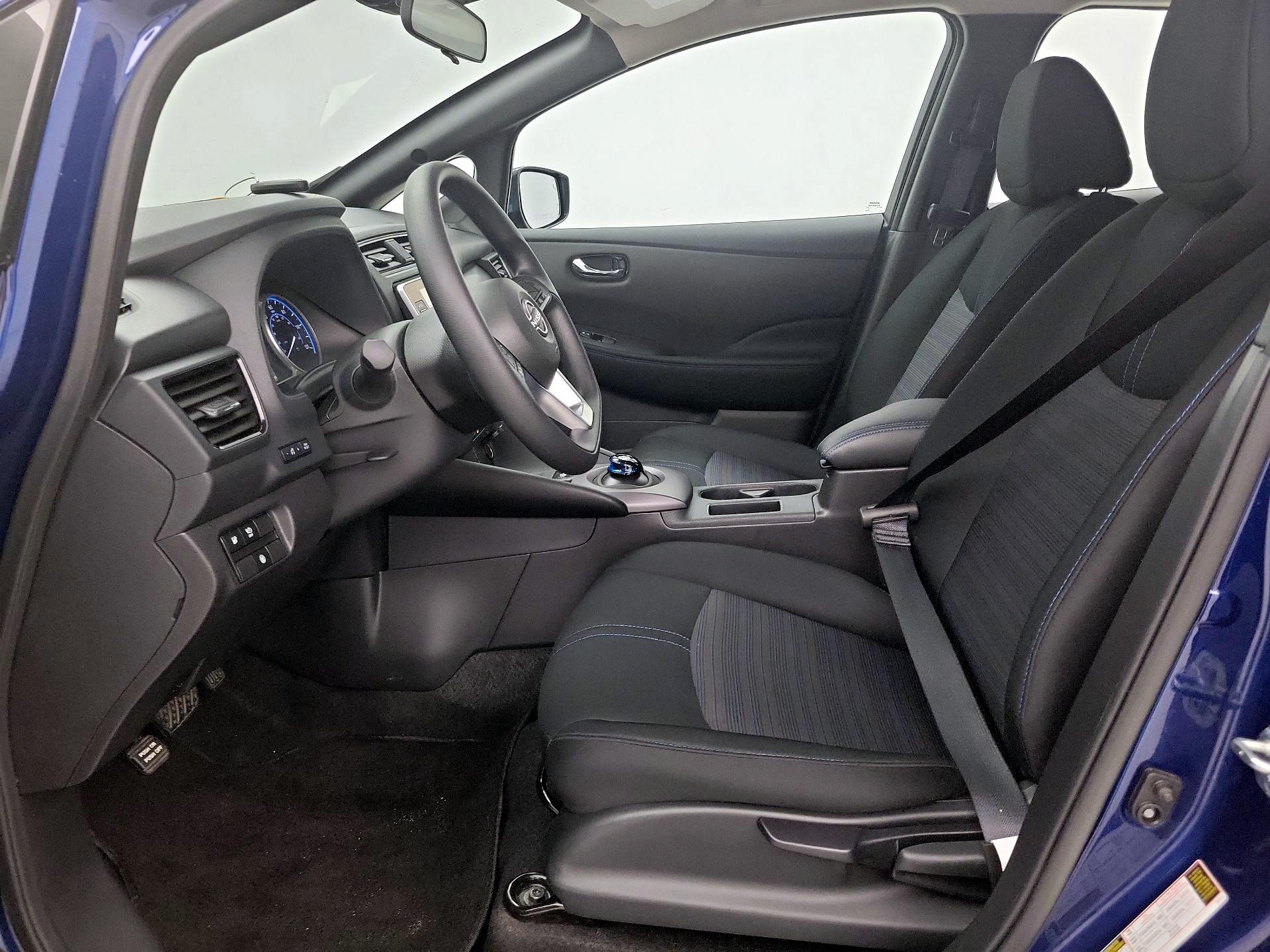 Thumbnail: 2025 Nissan Leaf - 11
