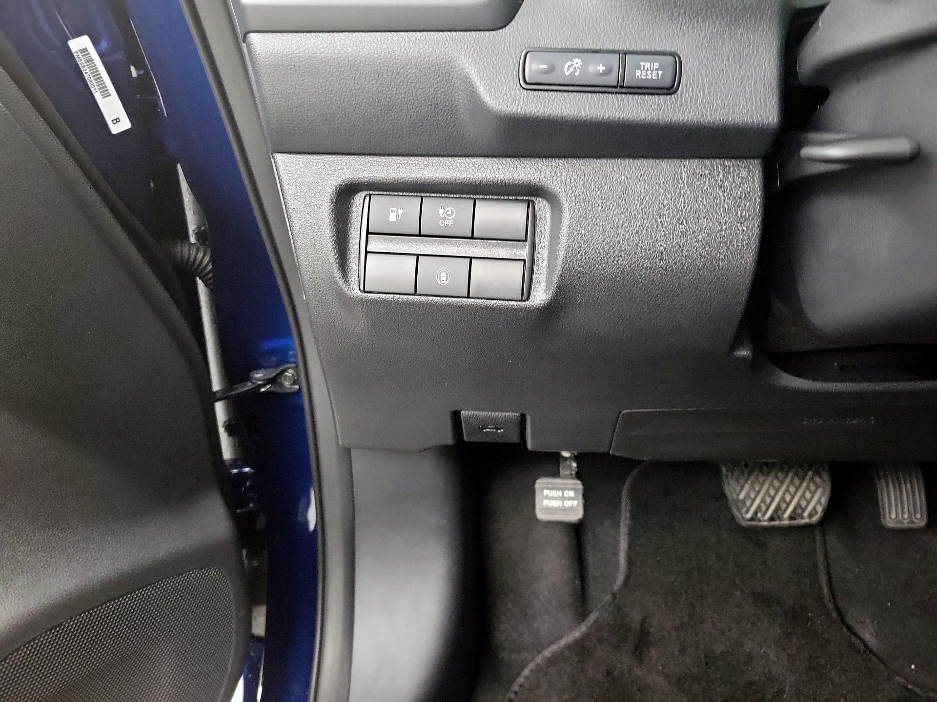 Thumbnail: 2025 Nissan Leaf - 13