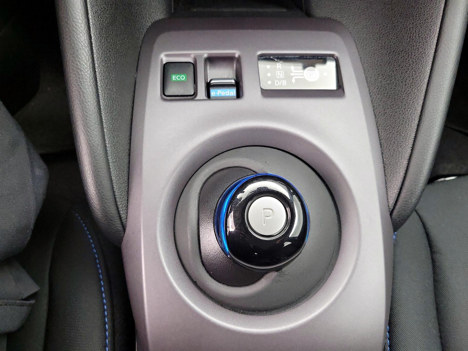 Thumbnail: 2025 Nissan Leaf - 17