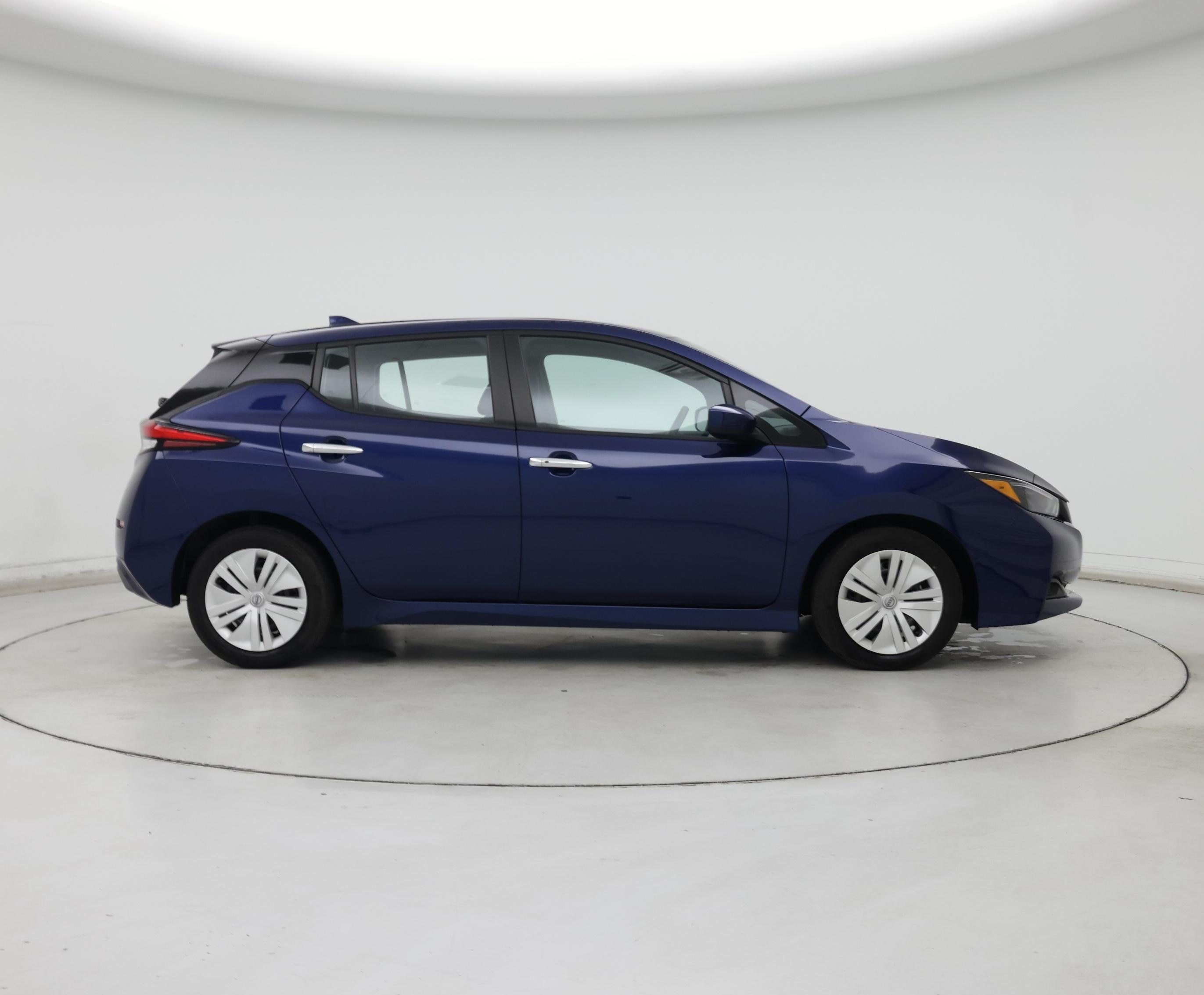 Thumbnail: 2025 Nissan Leaf - 7