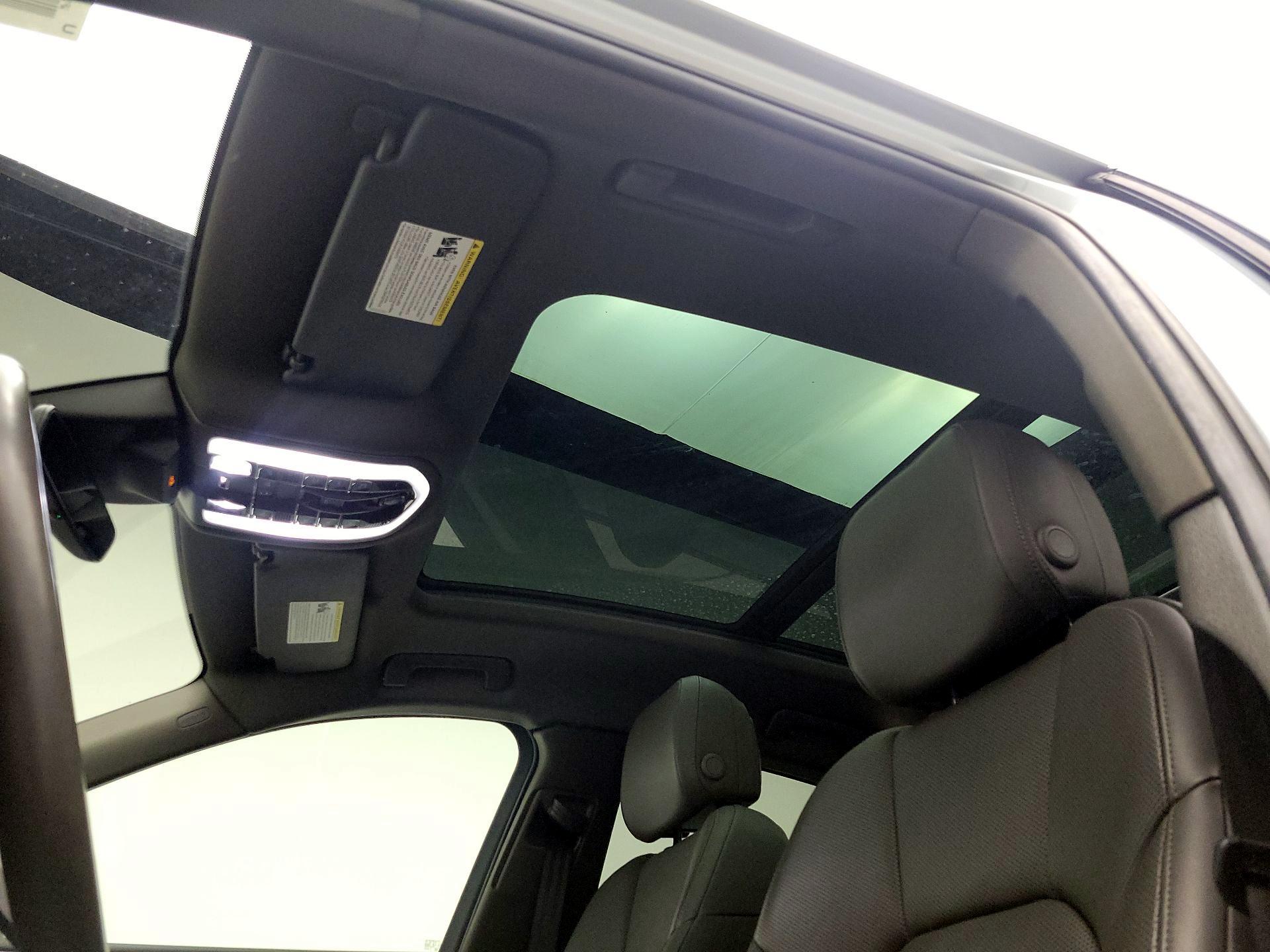 Thumbnail: 2021 Porsche Macan - 20